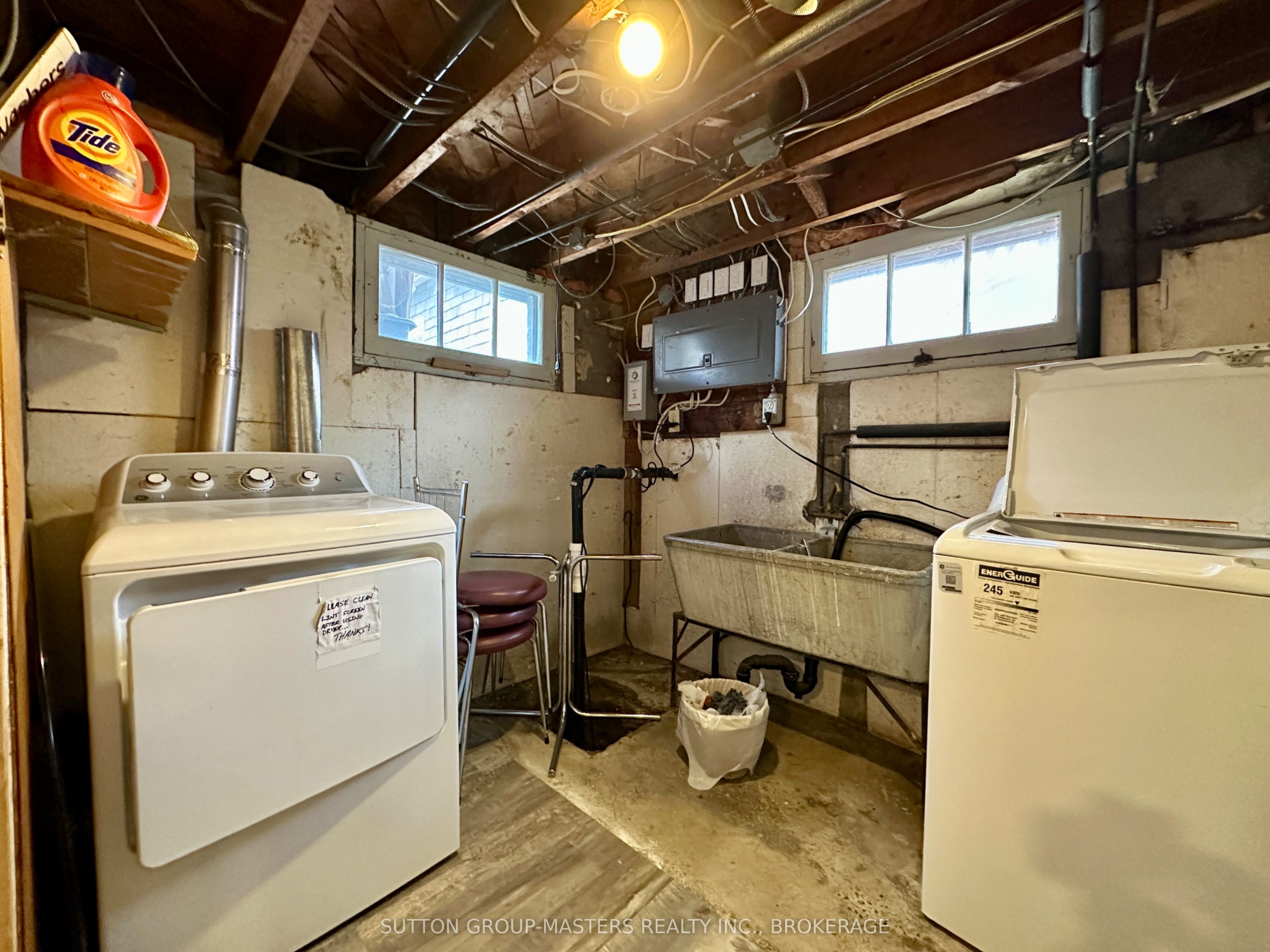 1666-1668 Victoria Street Property Photo 29
