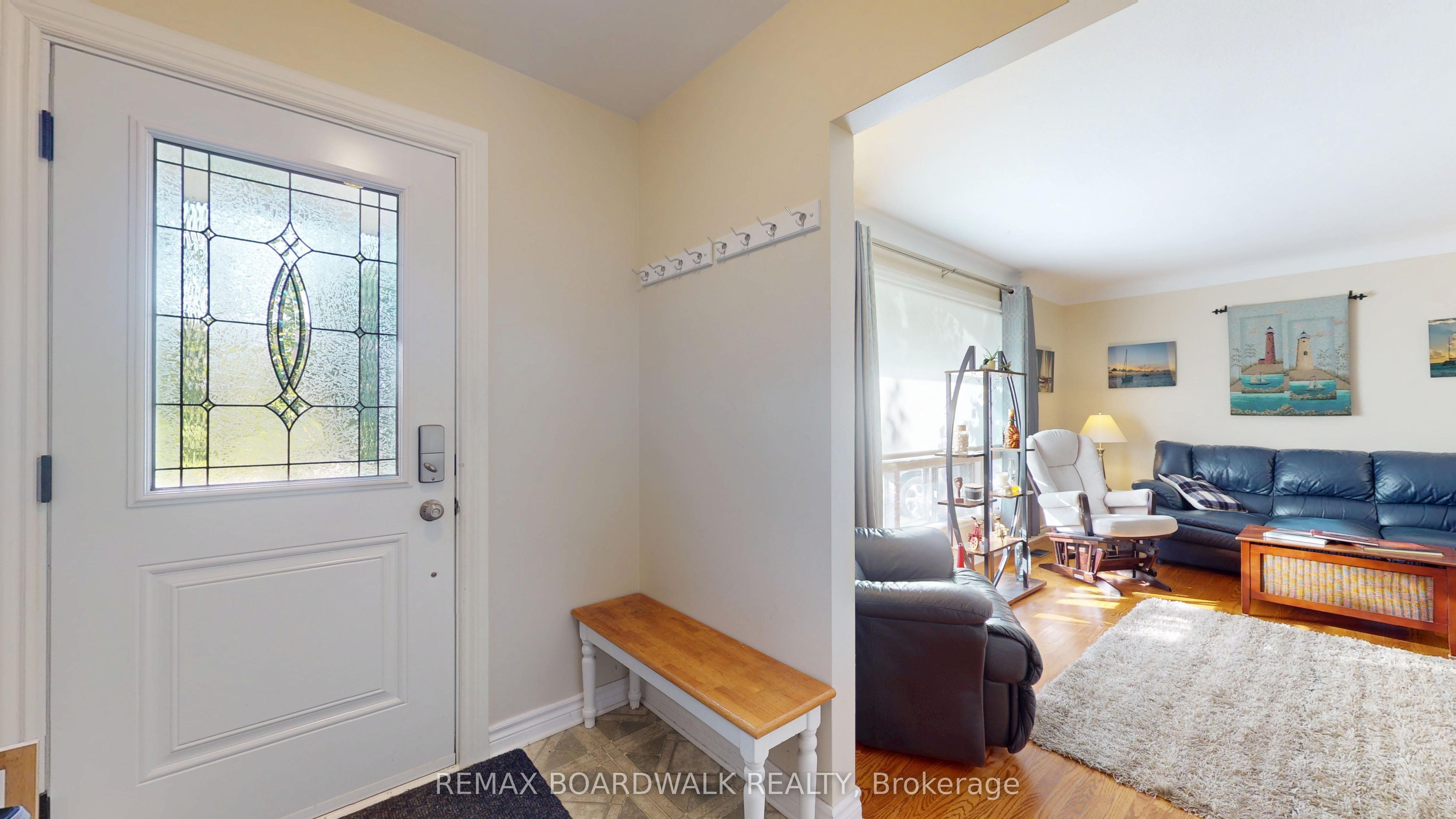 125 Front Avenue W Property Photo 4