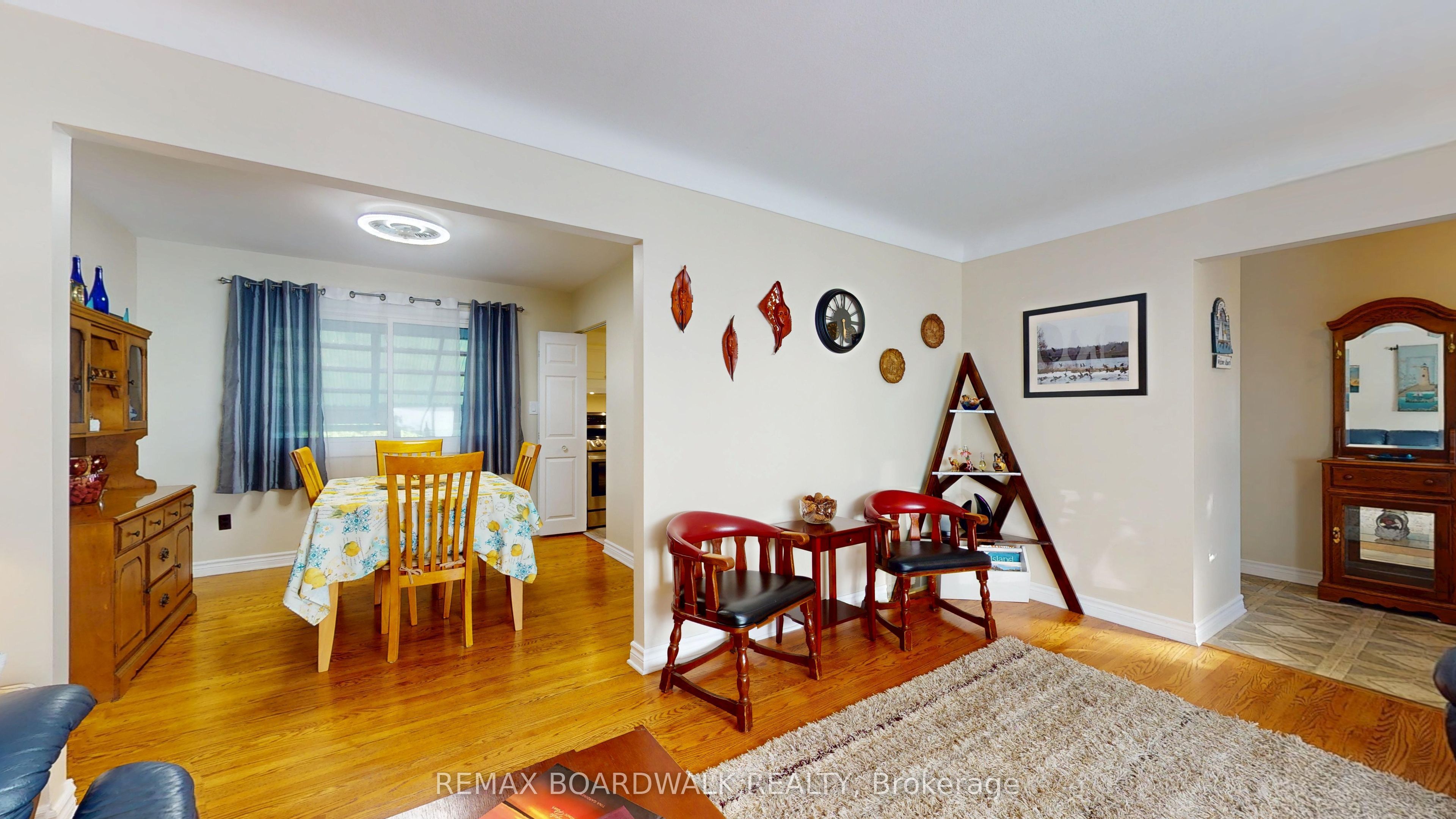 125 Front Avenue W Property Photo 7
