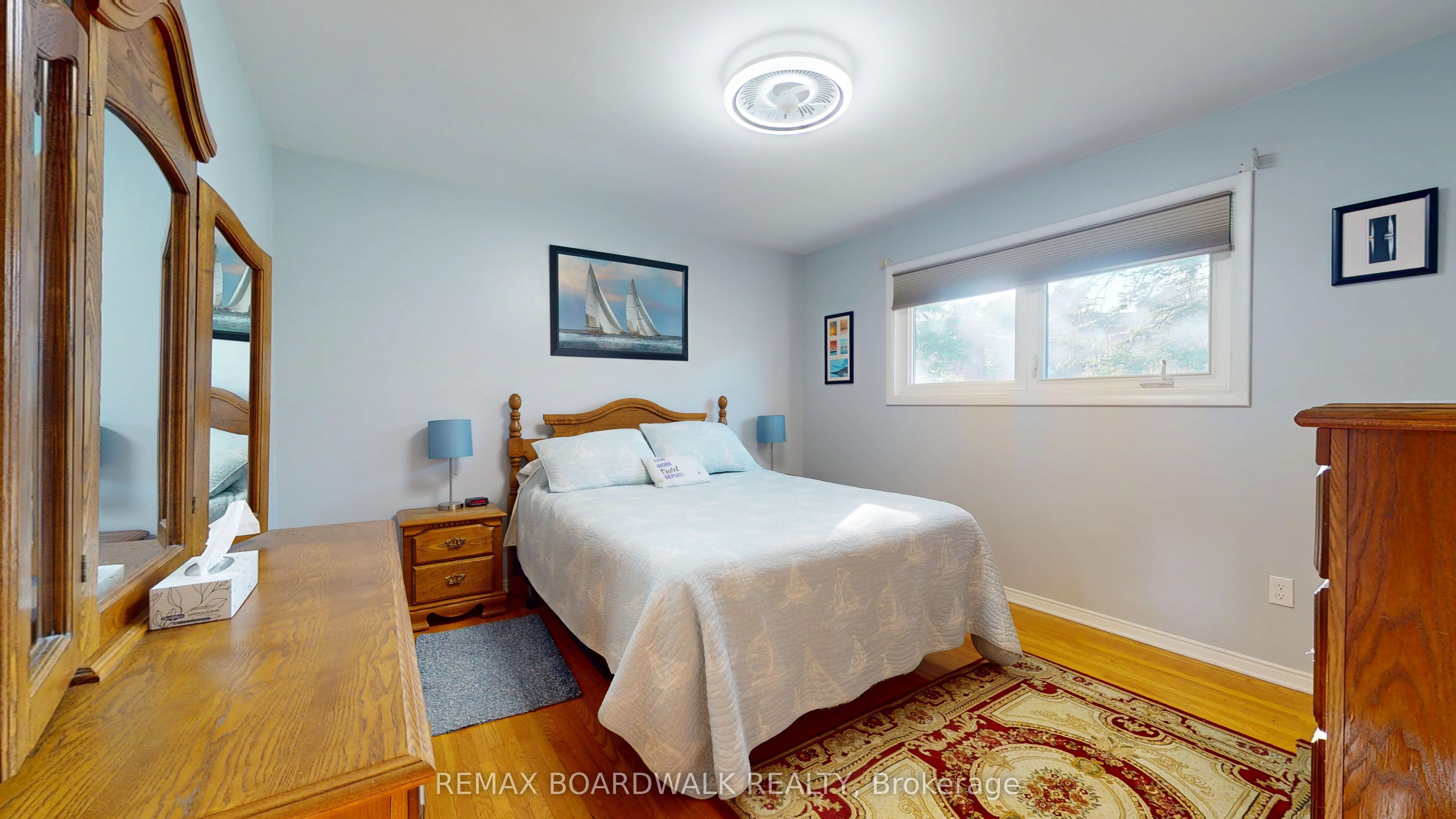 125 Front Avenue W Property Photo 17