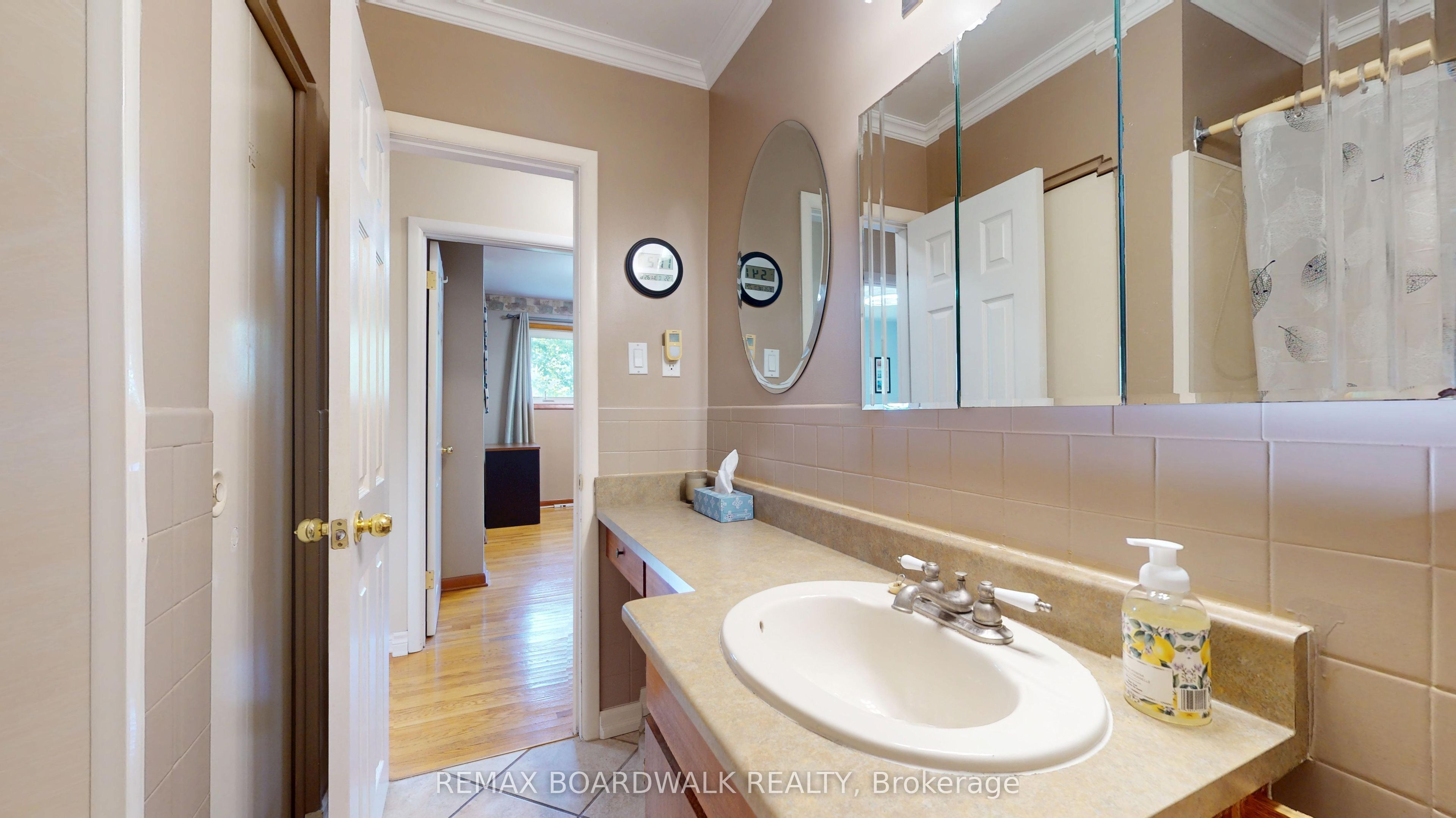 125 Front Avenue W Property Photo 22