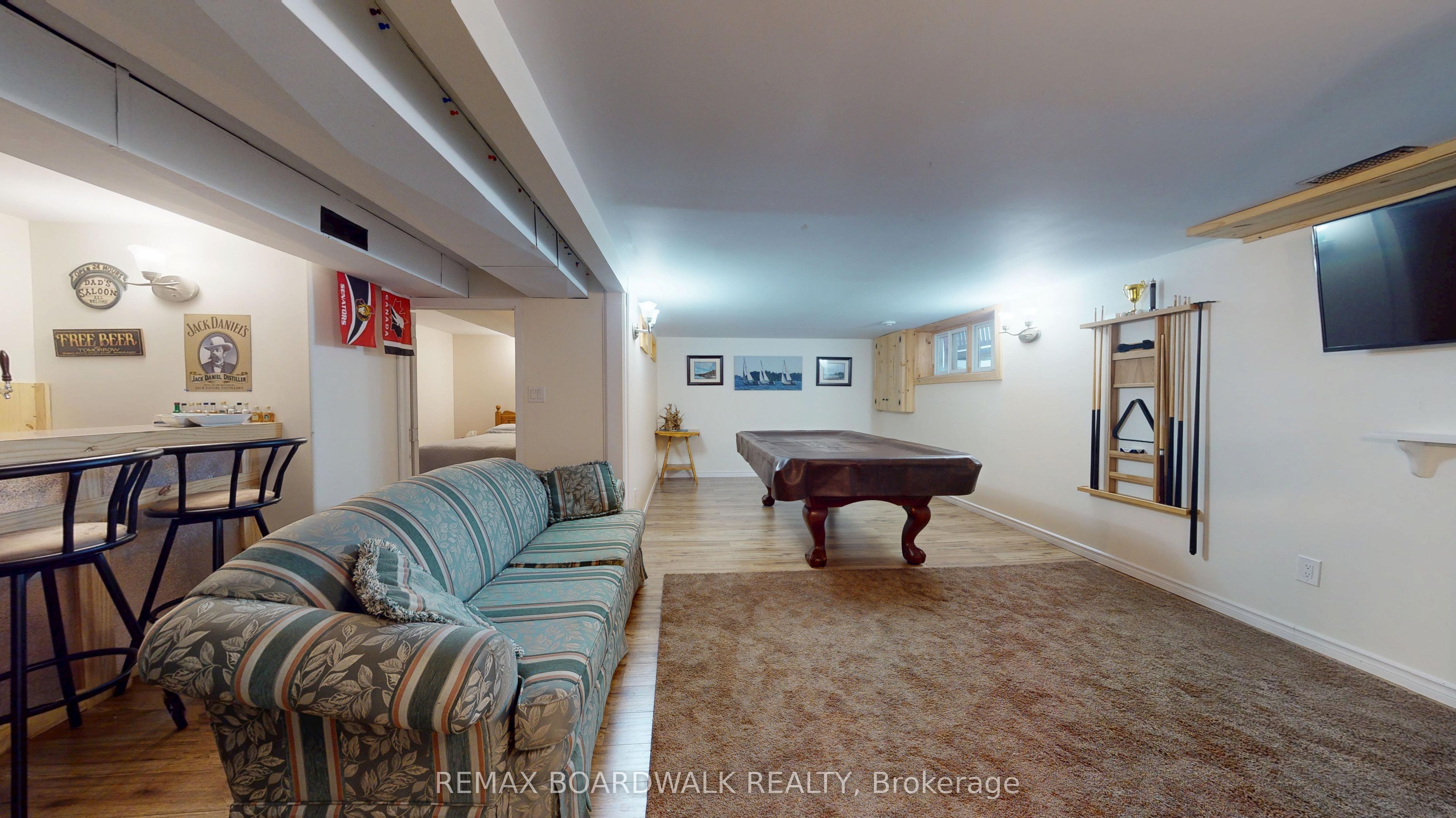 125 Front Avenue W Property Photo 24