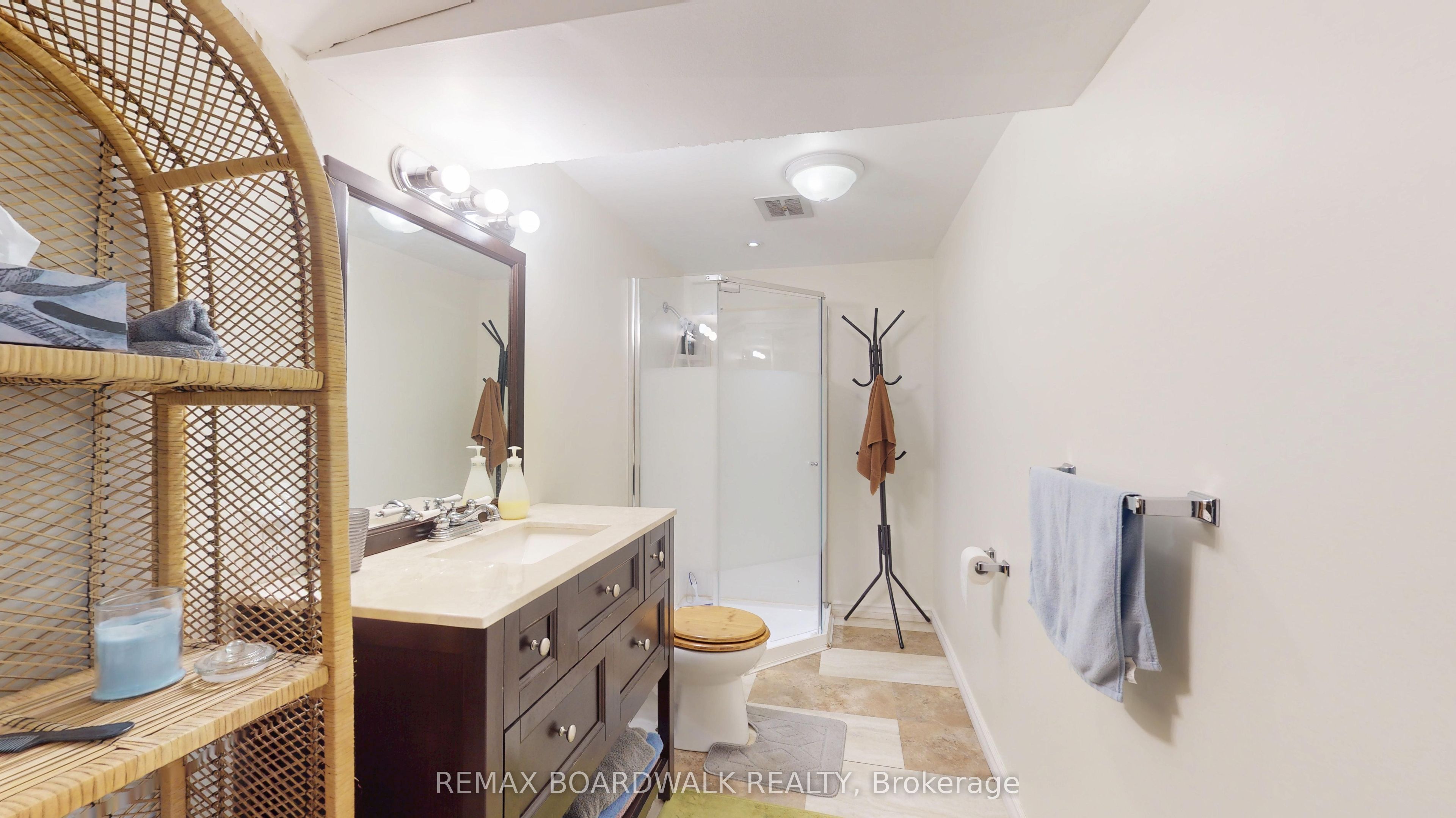 125 Front Avenue W Property Photo 28