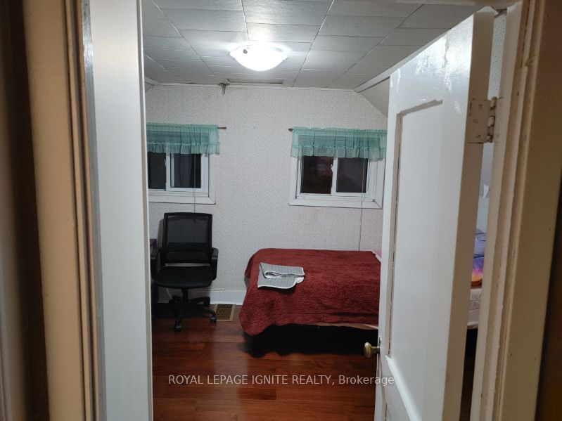87 Ninth Street W Property Photo 7