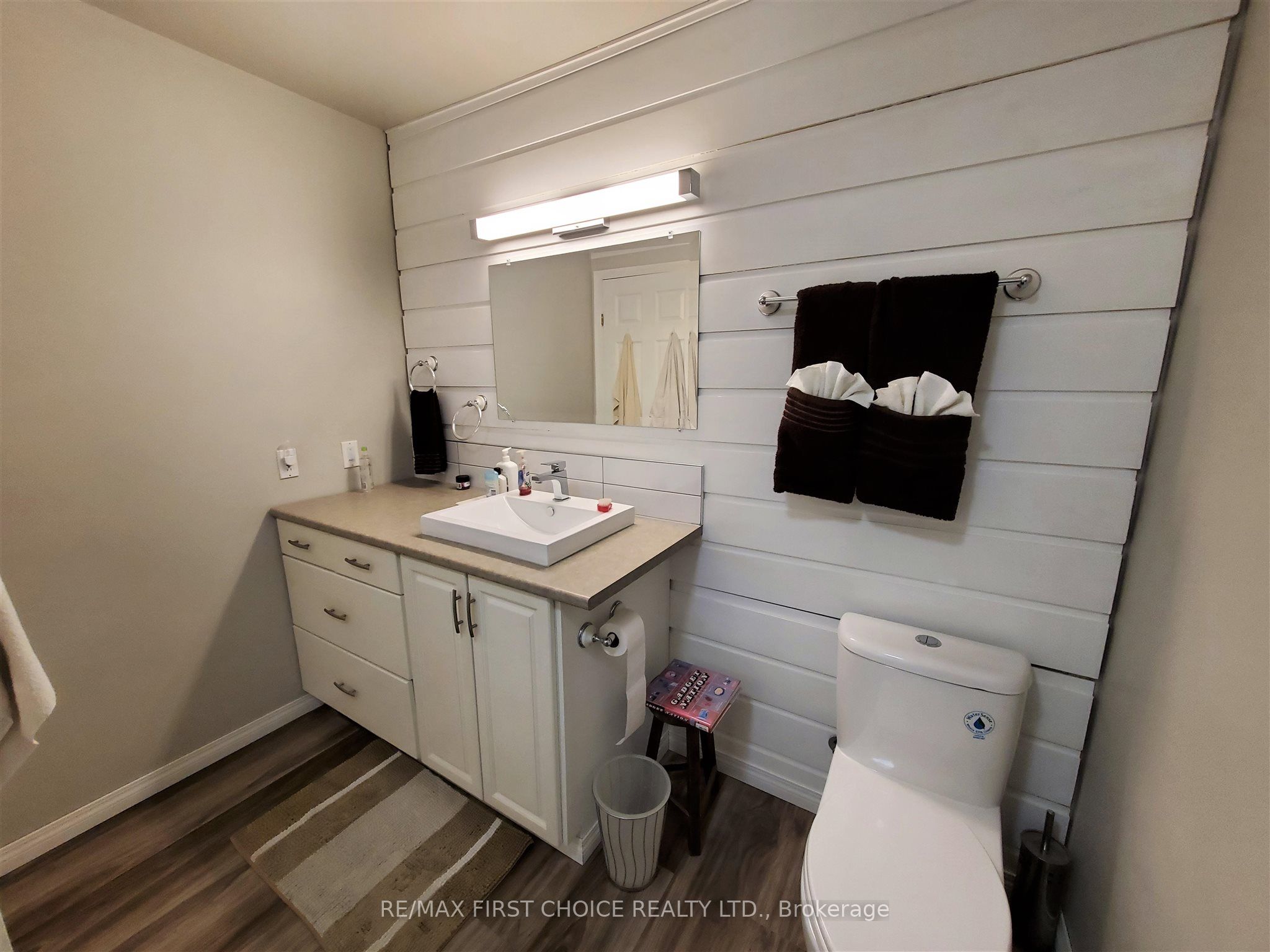 100 Queen Street Property Photo 21