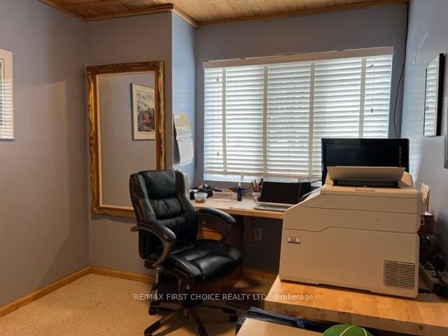 100 Queen Street Property Photo 24