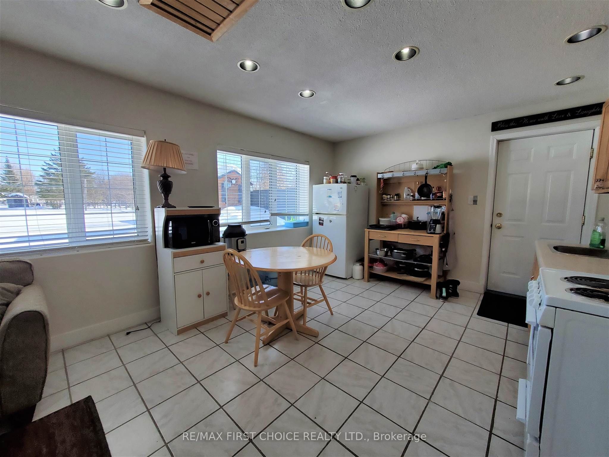 100 Queen Street Property Photo 32