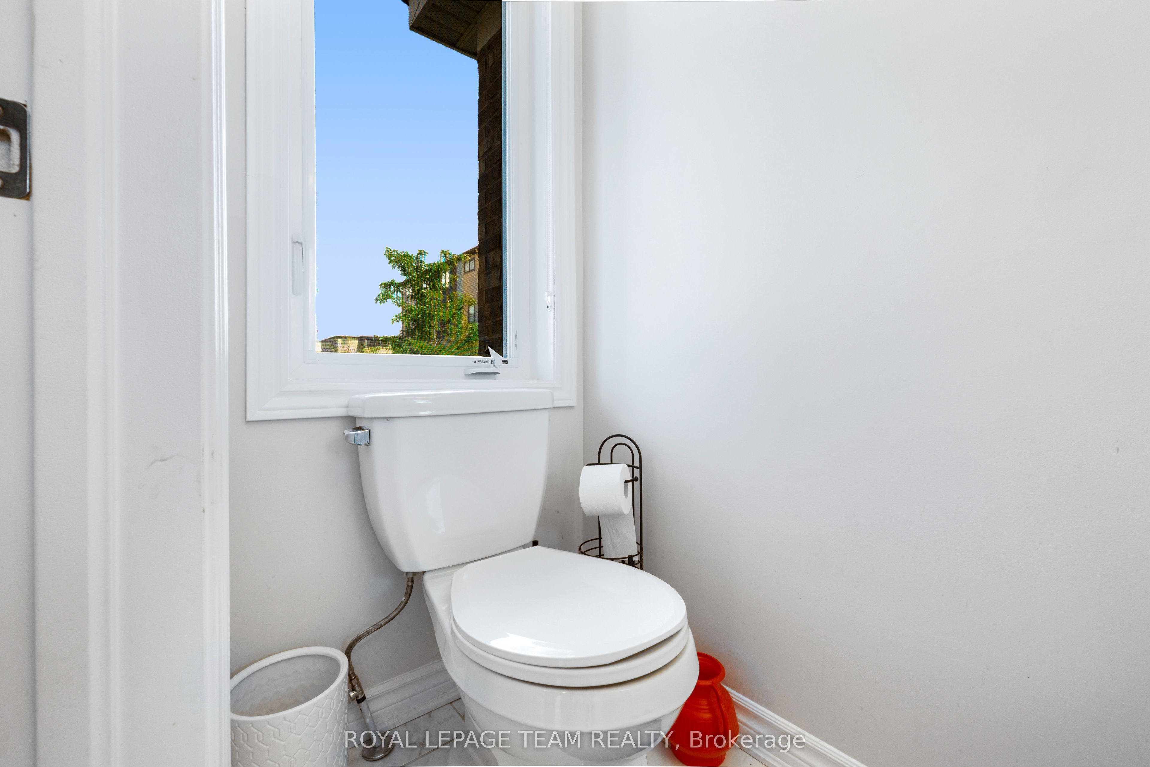 4124 Obsidian Street Property Photo 6