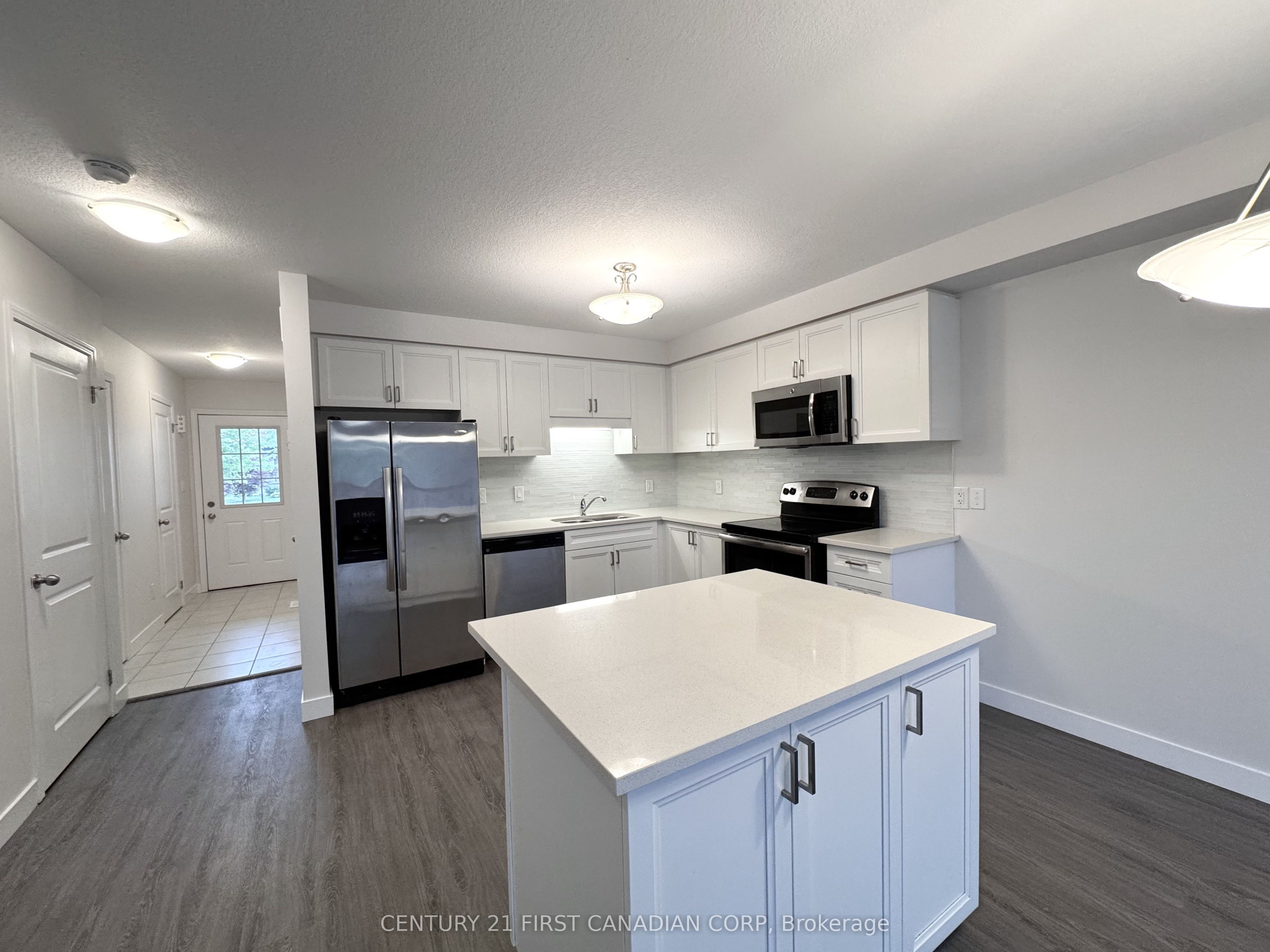 3188 Singleton Avenue Property Photo 4