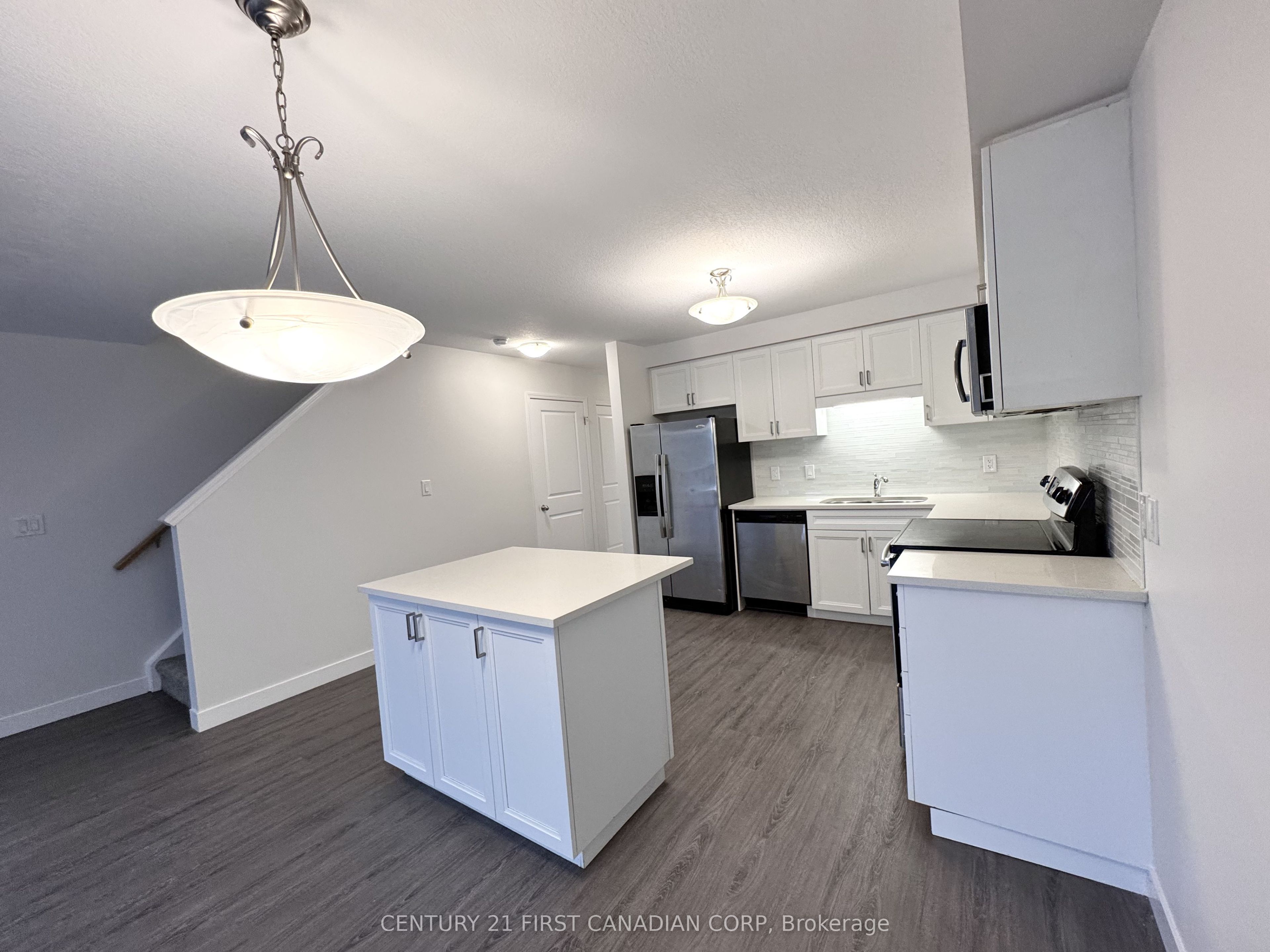 3188 Singleton Avenue Property Photo 6