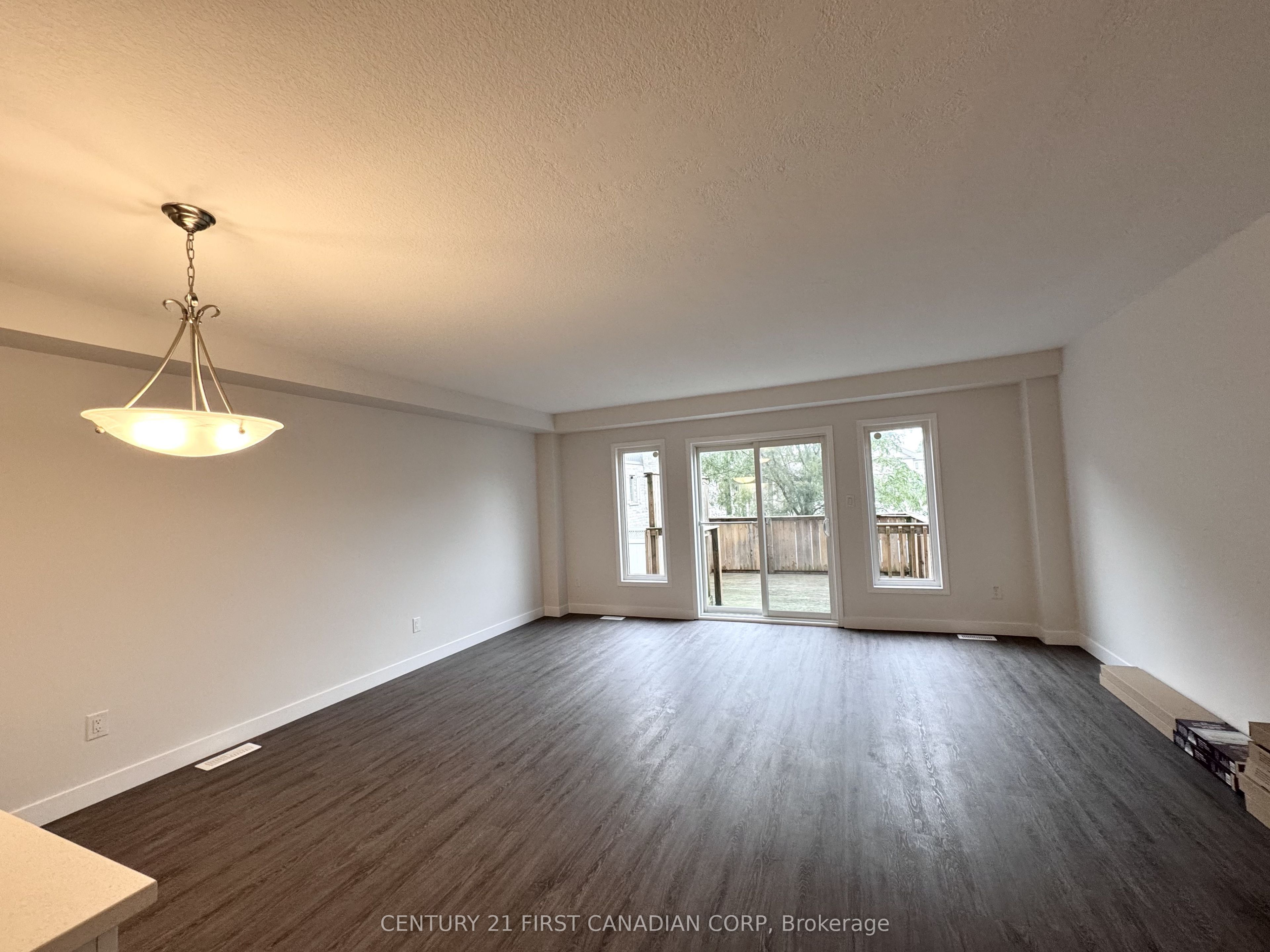 3188 Singleton Avenue Property Photo 7