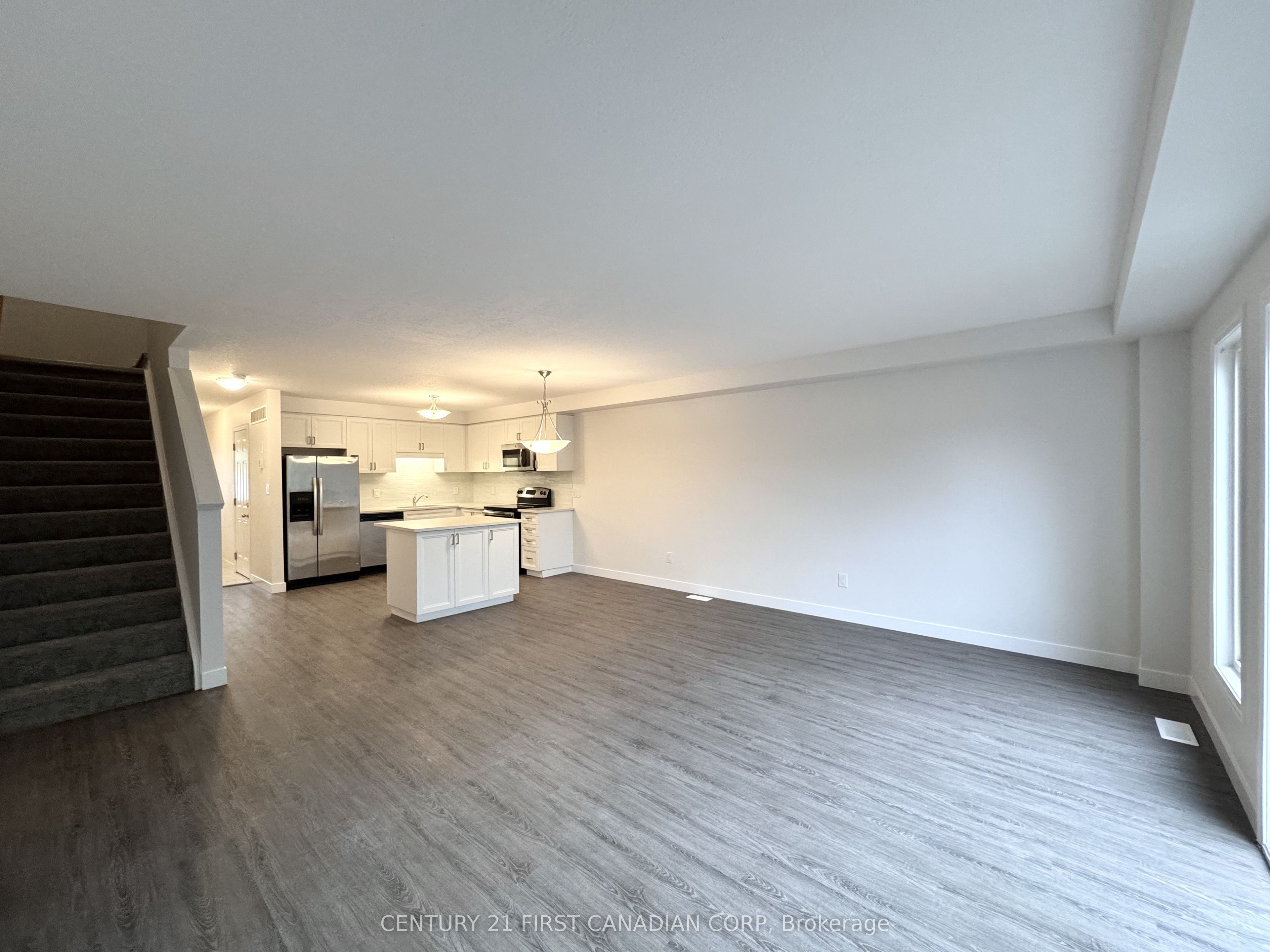 3188 Singleton Avenue Property Photo 8