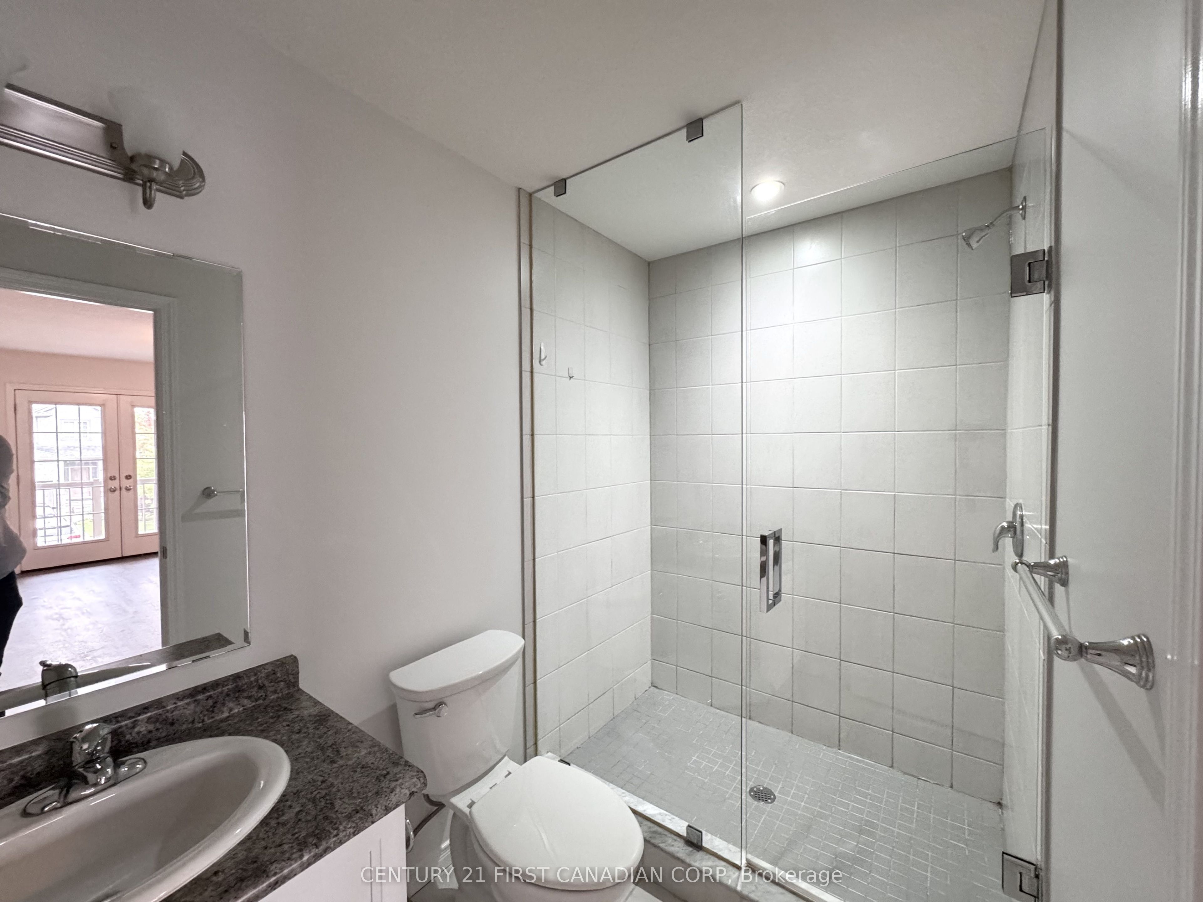 3188 Singleton Avenue Property Photo 14