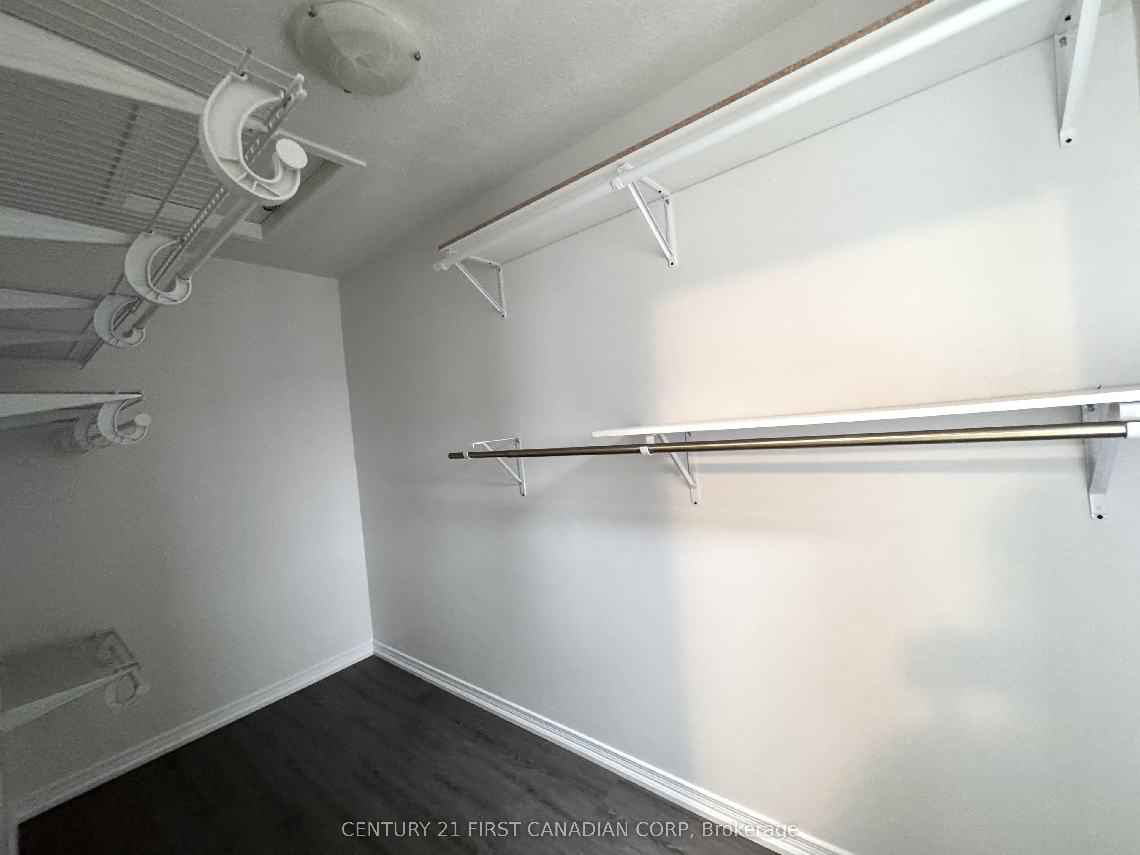 3188 Singleton Avenue Property Photo 15