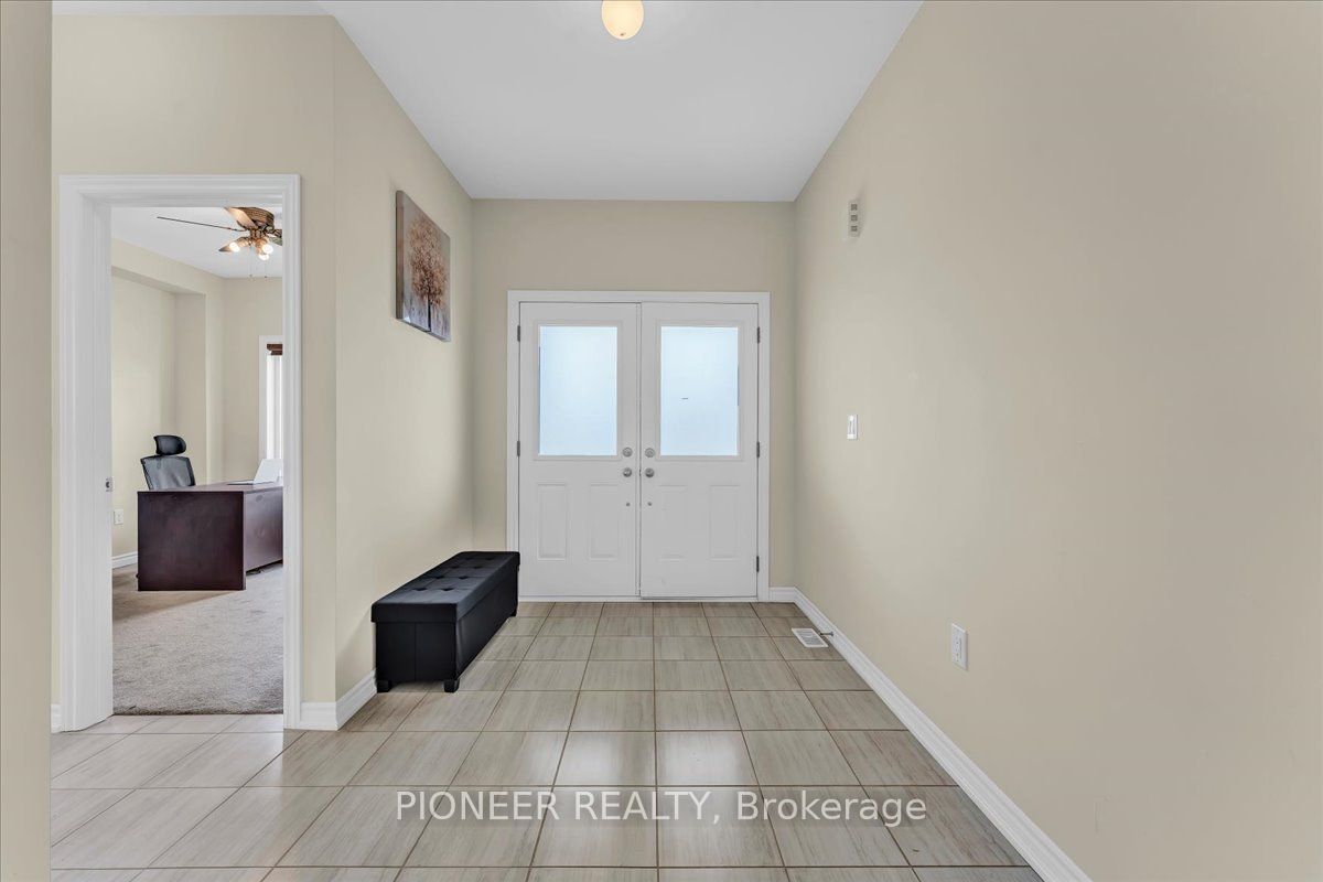 5 Todd Crescent Property Photo 4