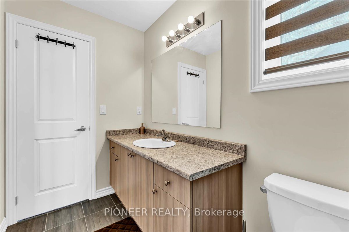 5 Todd Crescent Property Photo 35