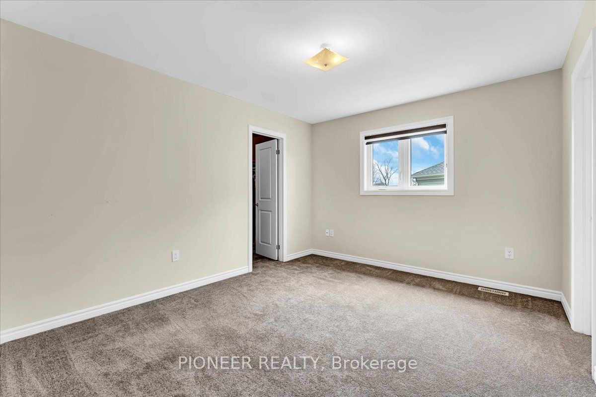 5 Todd Crescent Property Photo 36