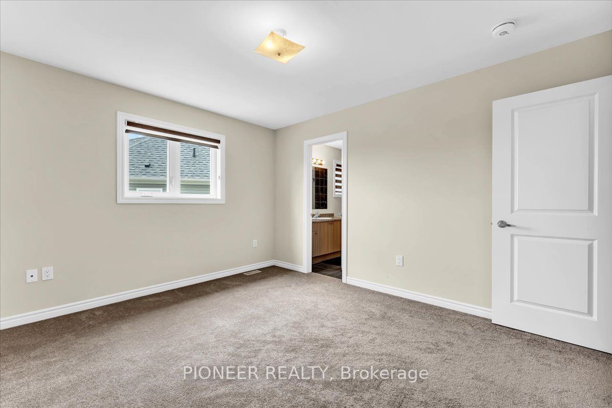 5 Todd Crescent Property Photo 37