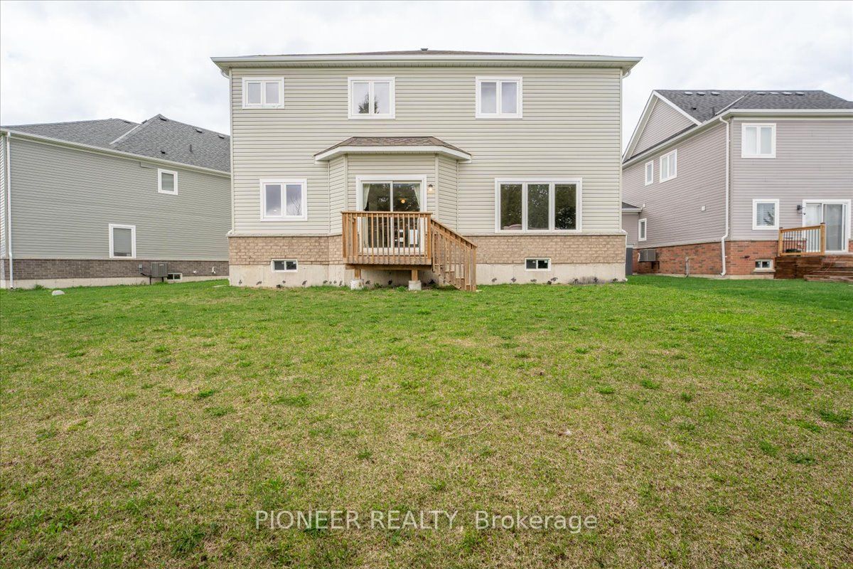 5 Todd Crescent Property Photo 42