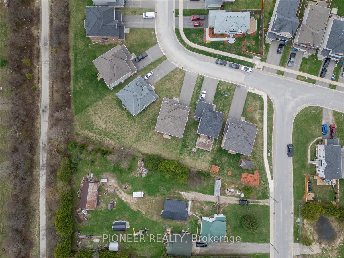 5 Todd Crescent Property Photo 44