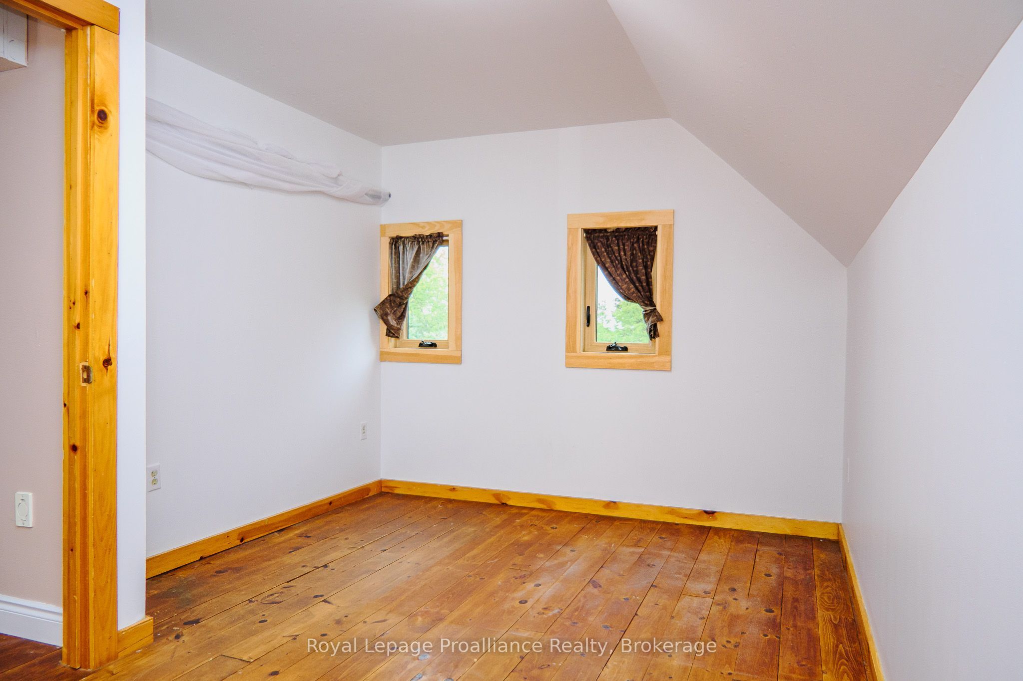 10 Hobbs Road Property Photo 28