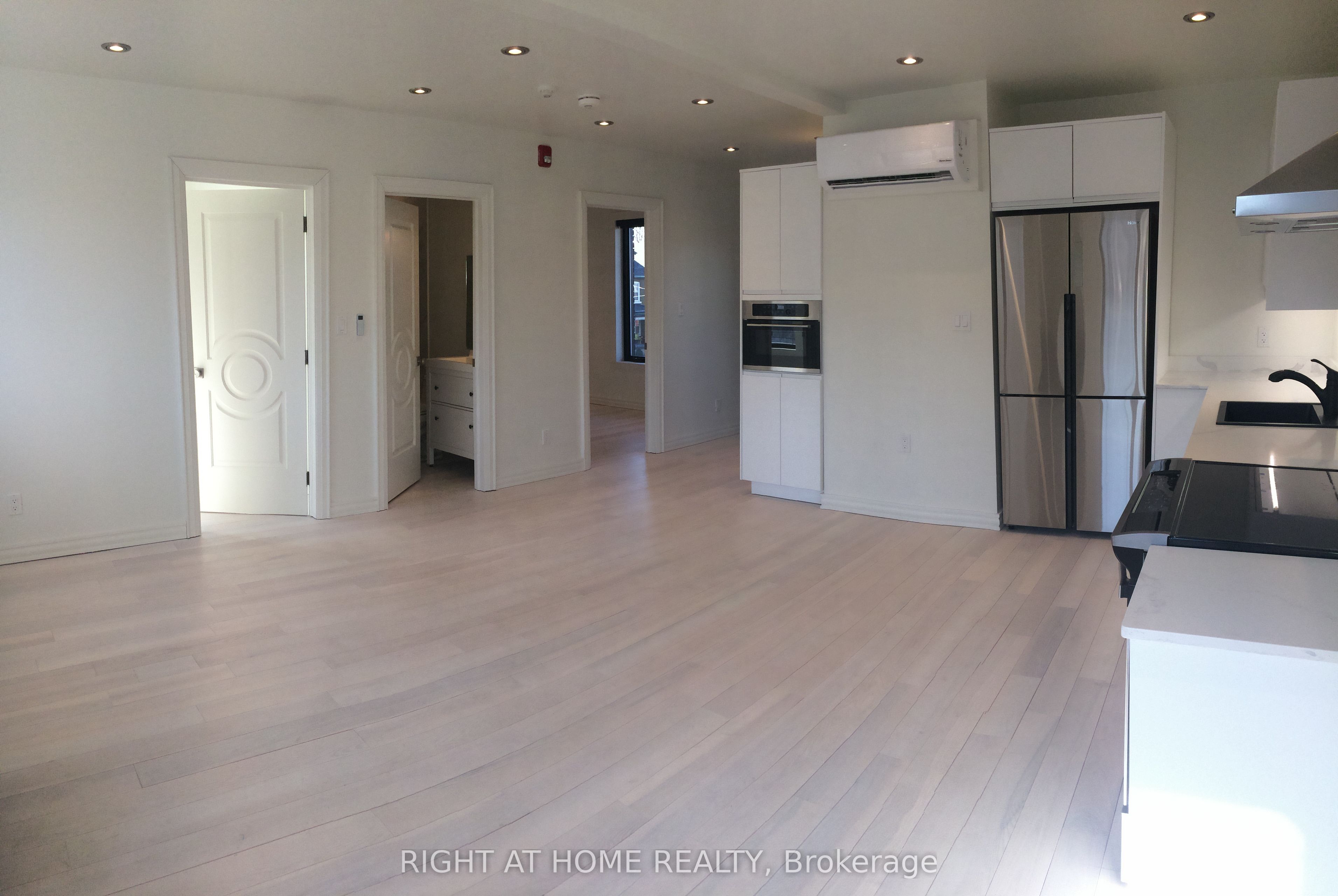 843 Main Street E 4 Property Photo 2