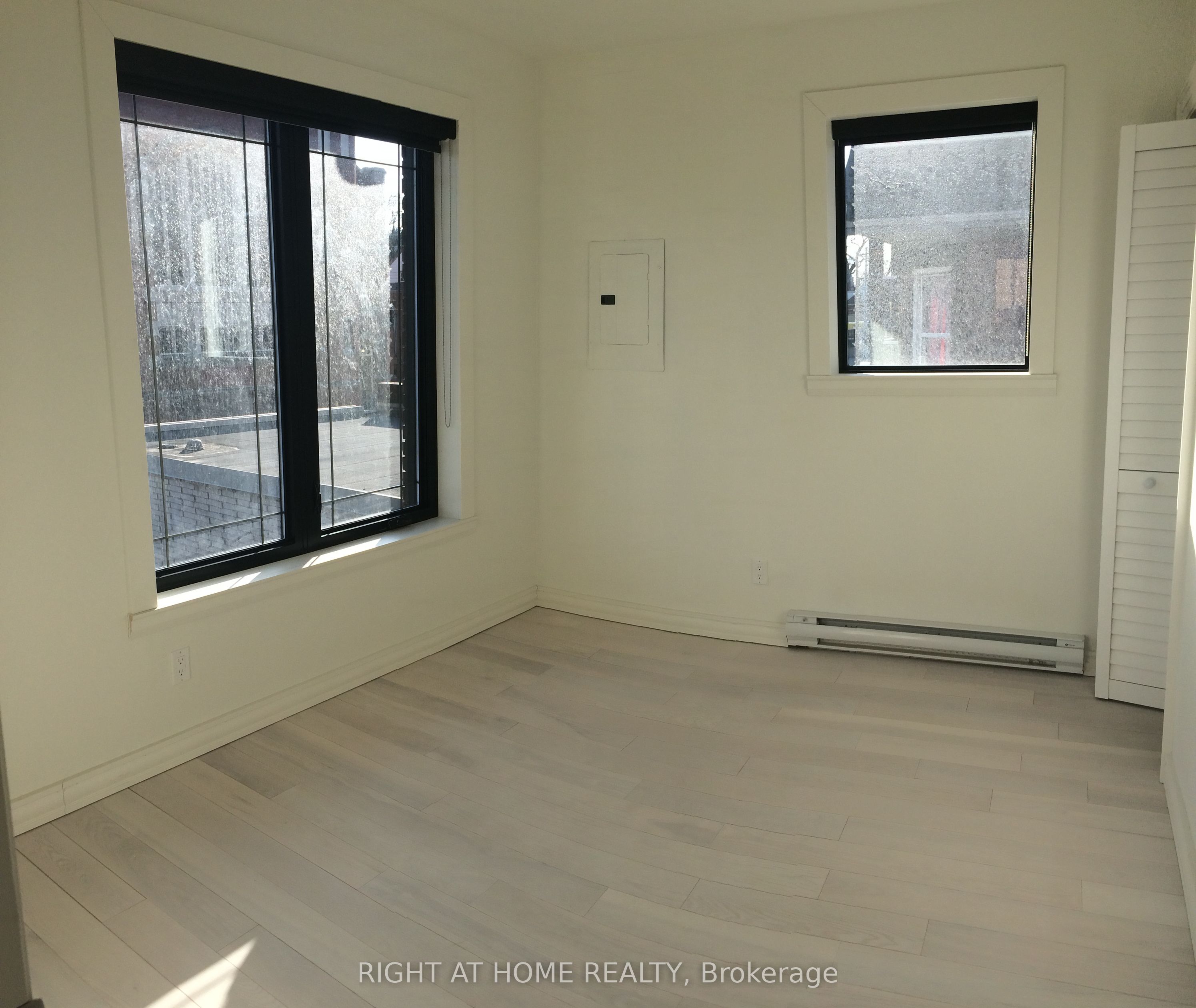 843 Main Street E 4 Property Photo 7