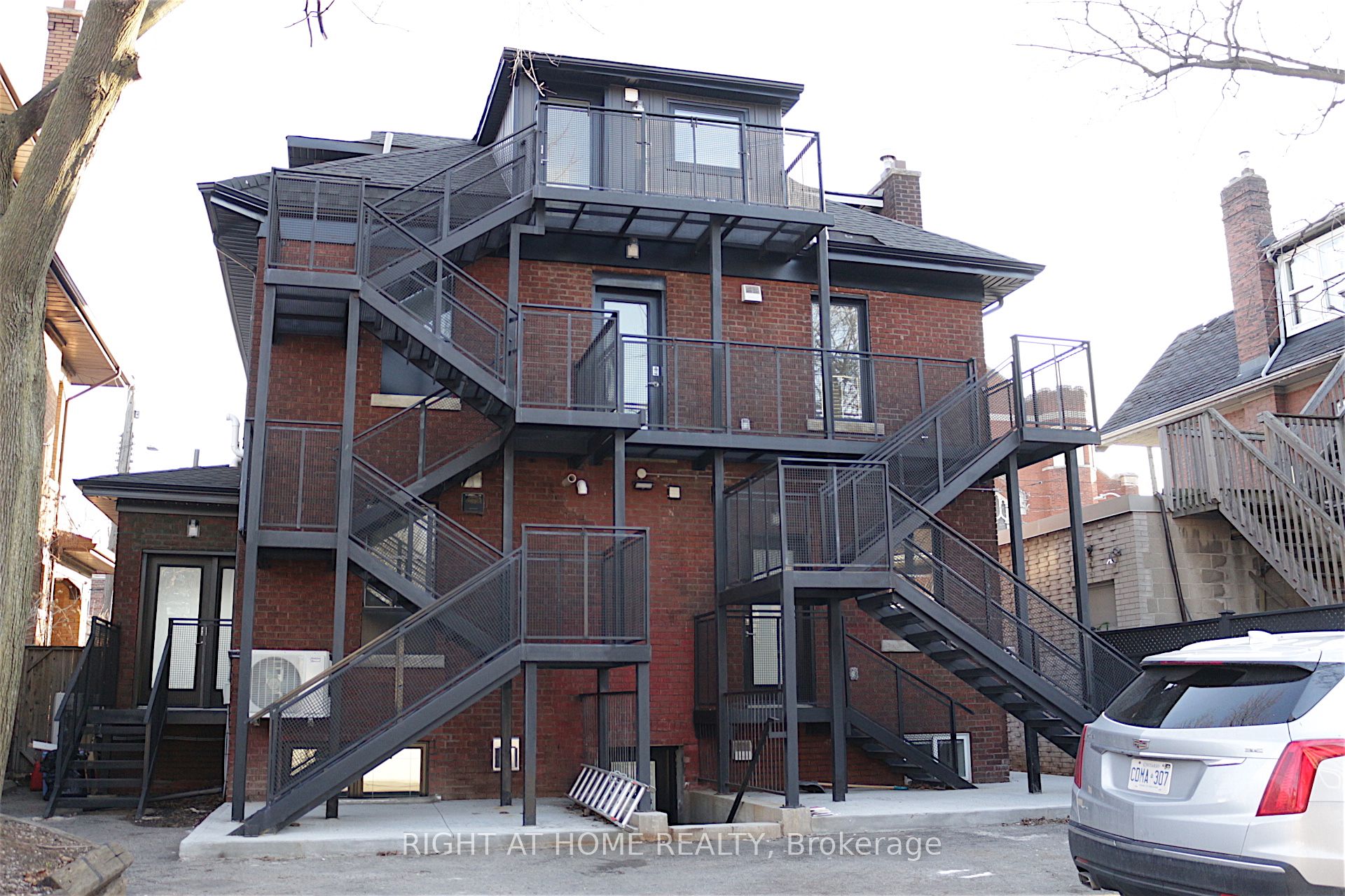 843 Main Street E 4 Property Photo 15