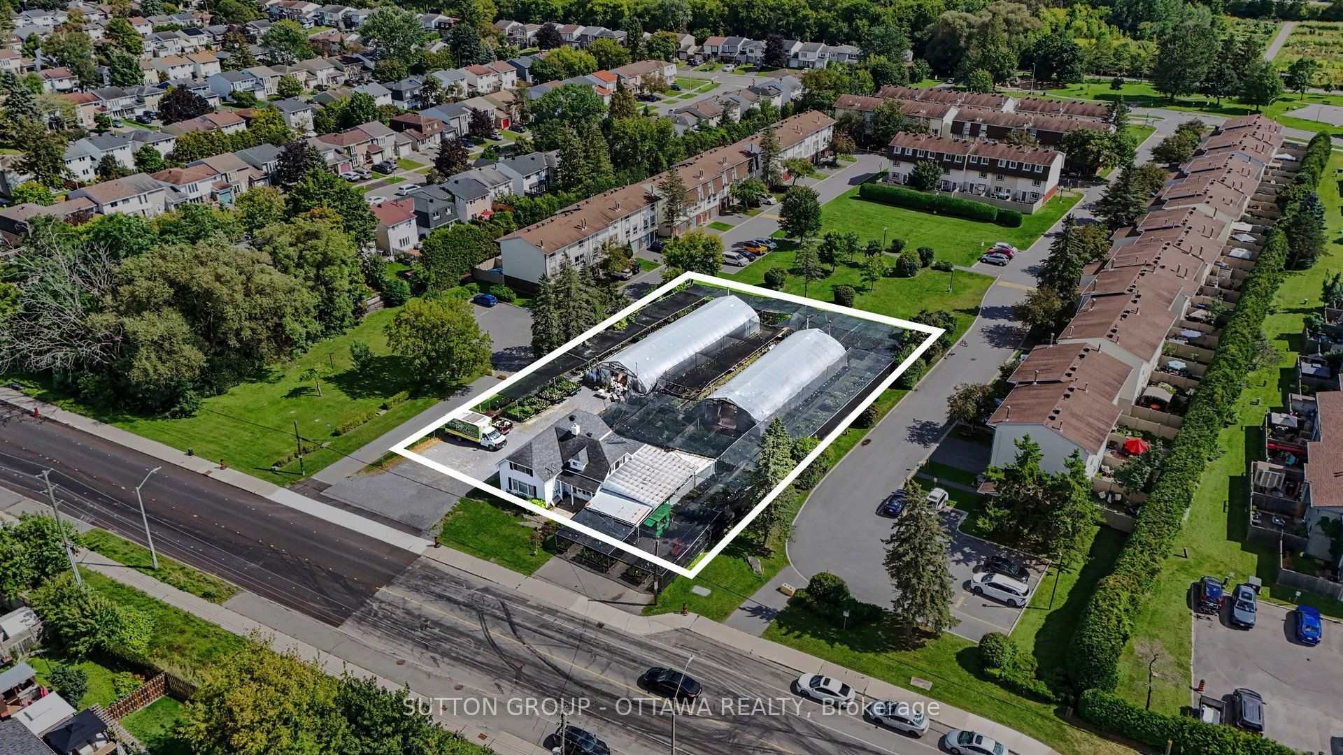 2832 Innes Road Property Photo 2