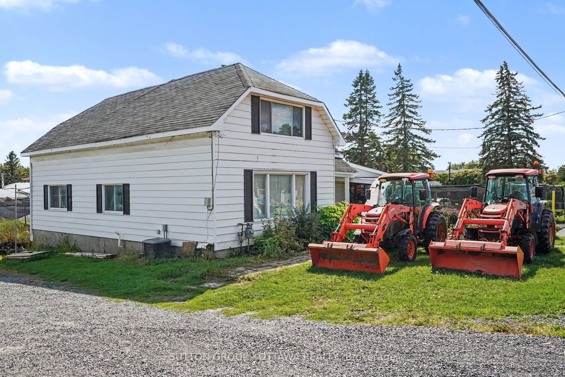 2832 Innes Road Property Photo 9