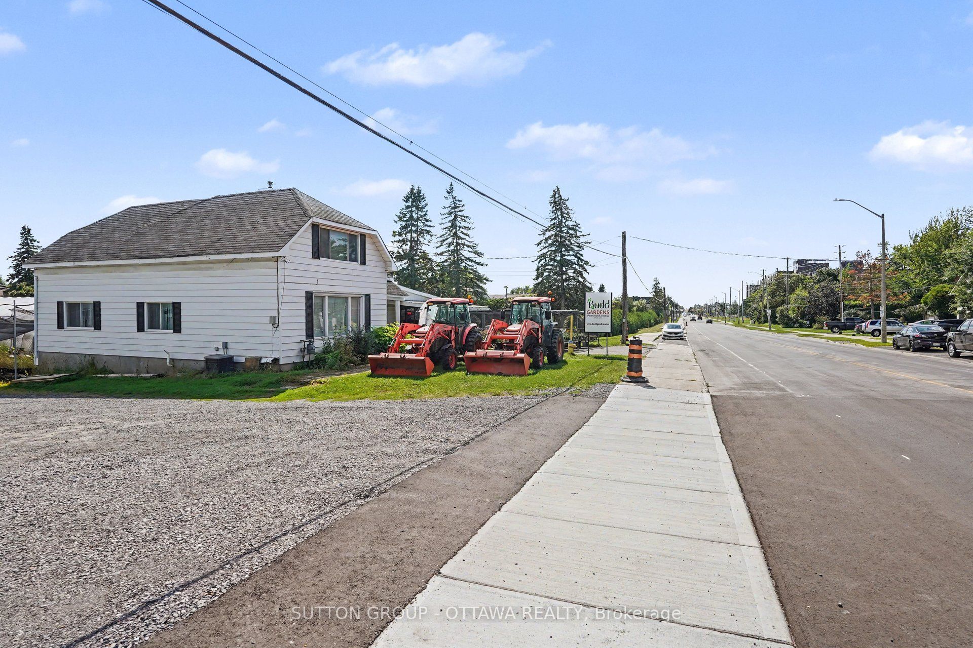 2832 Innes Road Property Photo 10