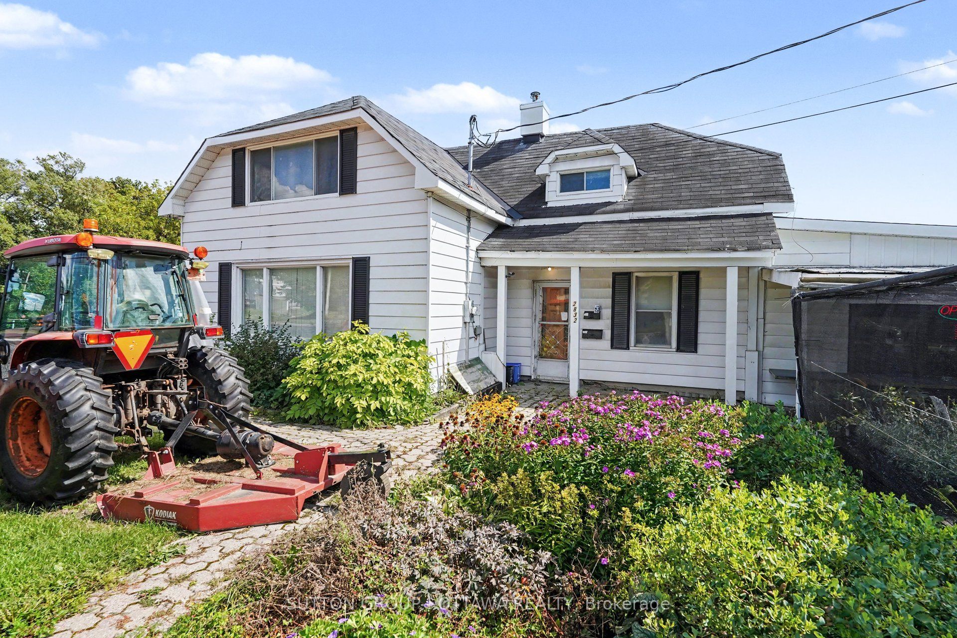 2832 Innes Road Property Photo 12