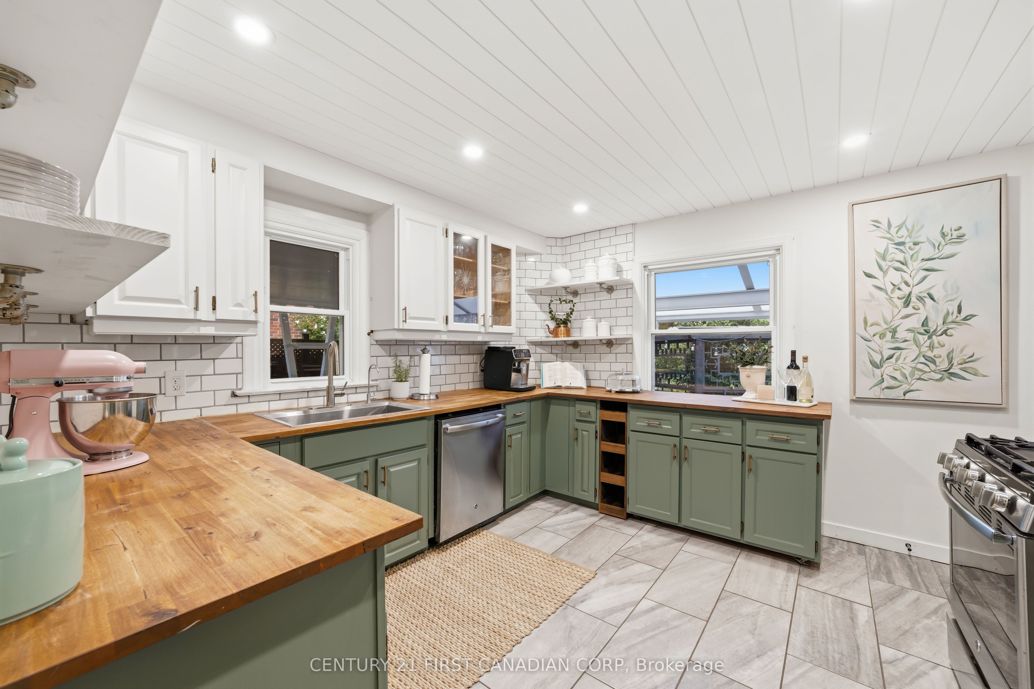 378 Byron Boulevard Property Photo 19