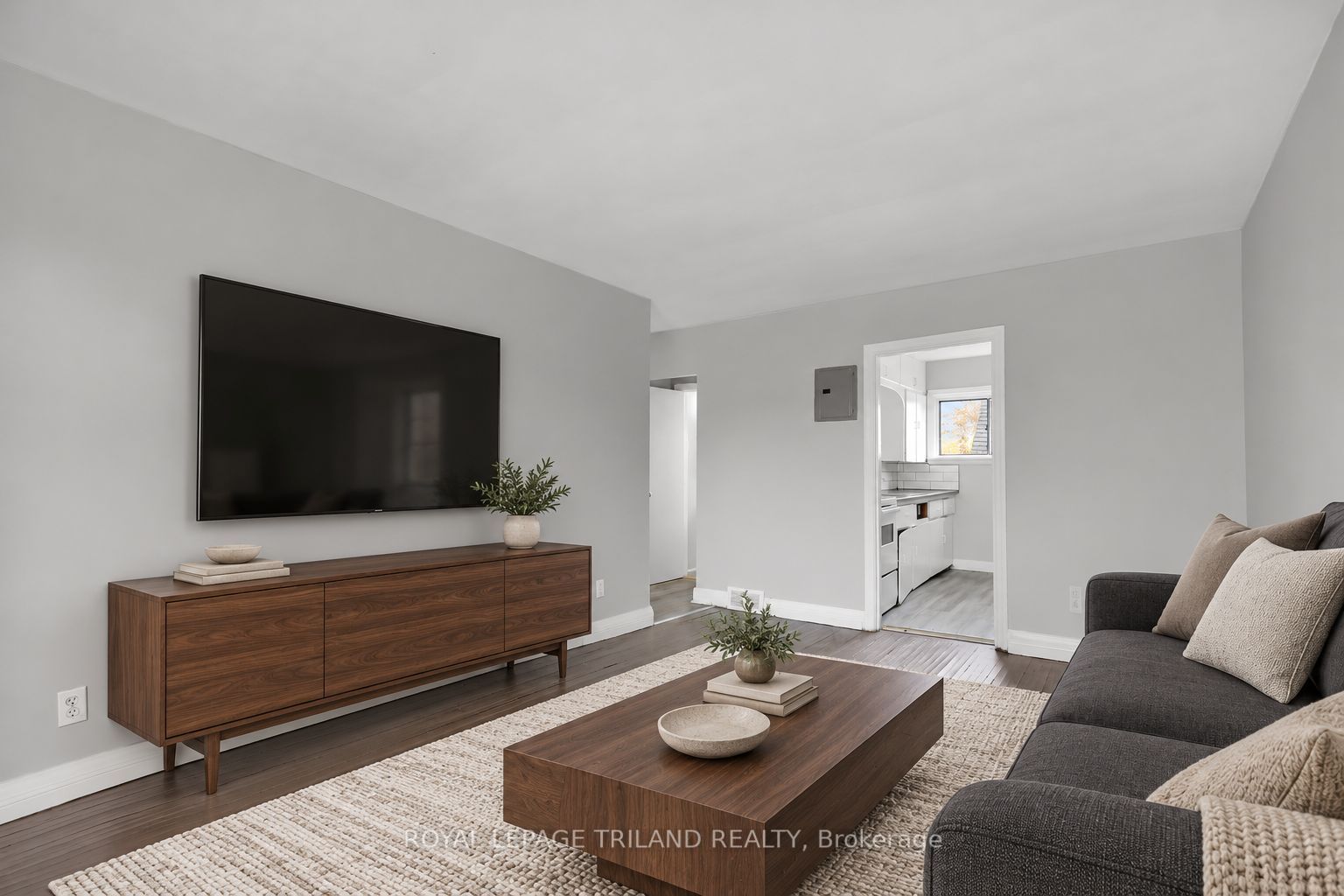 204 Colborne Street C Property Photo 3