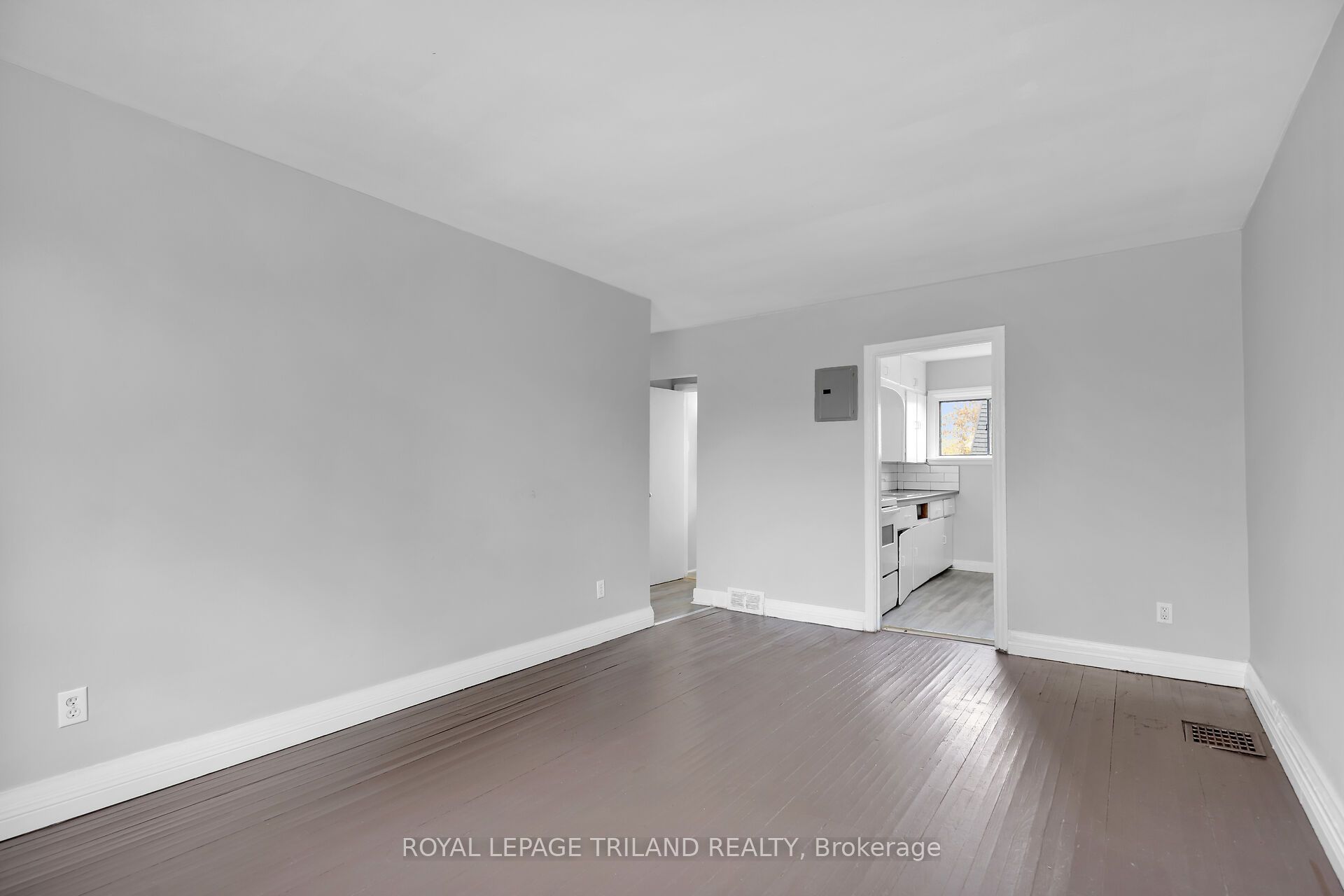 204 Colborne Street C Property Photo 4