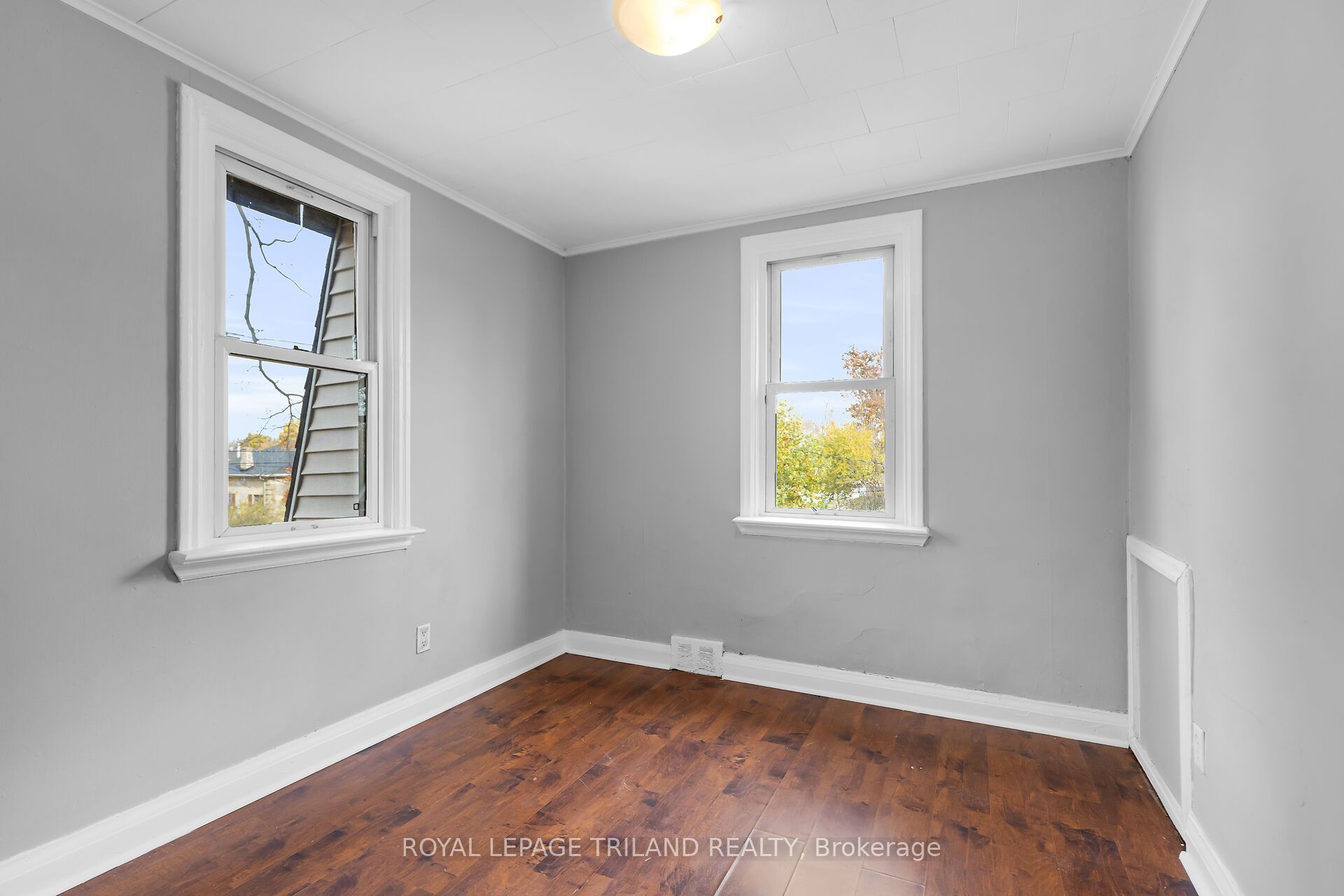 204 Colborne Street C Property Photo 6