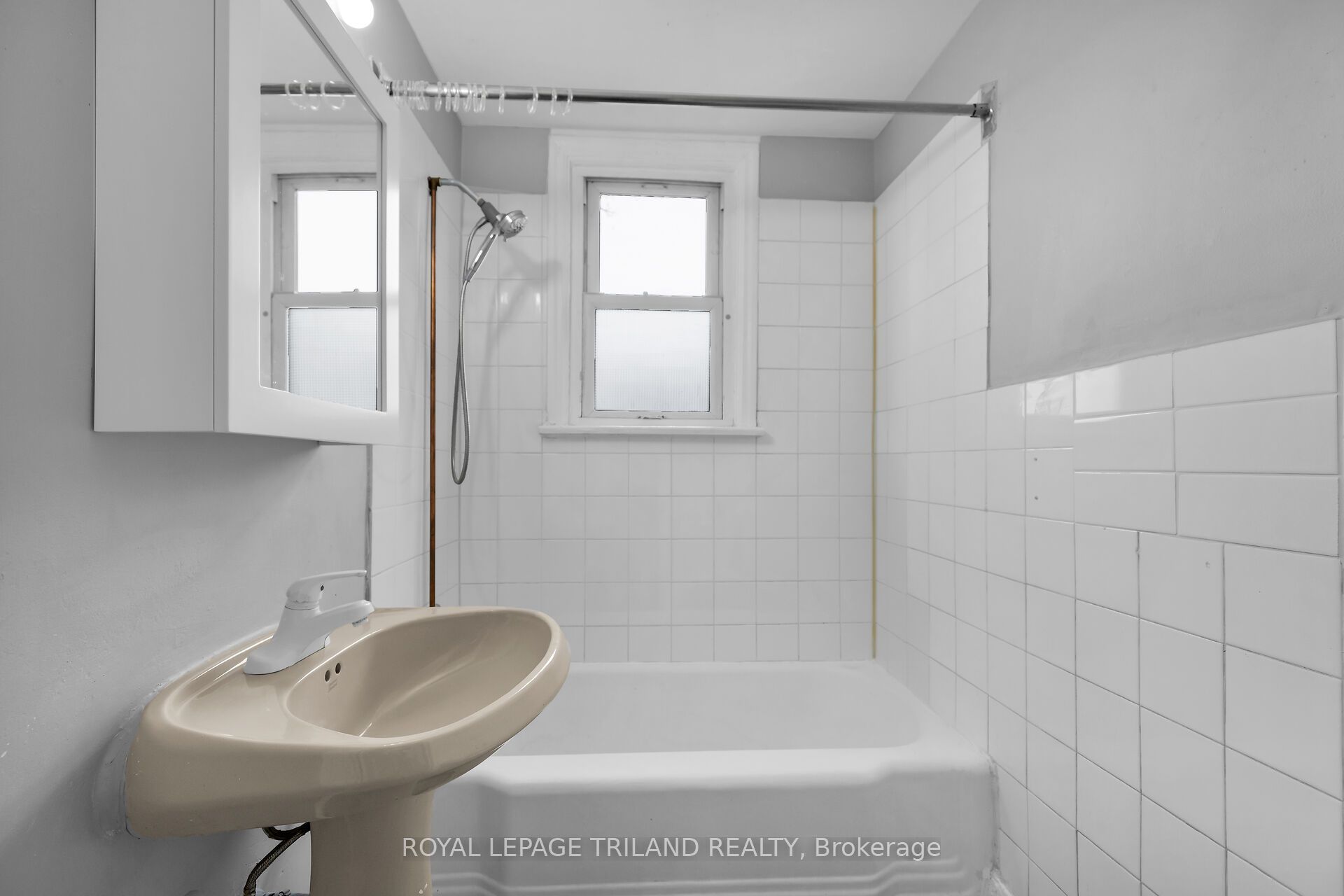 204 Colborne Street C Property Photo 9