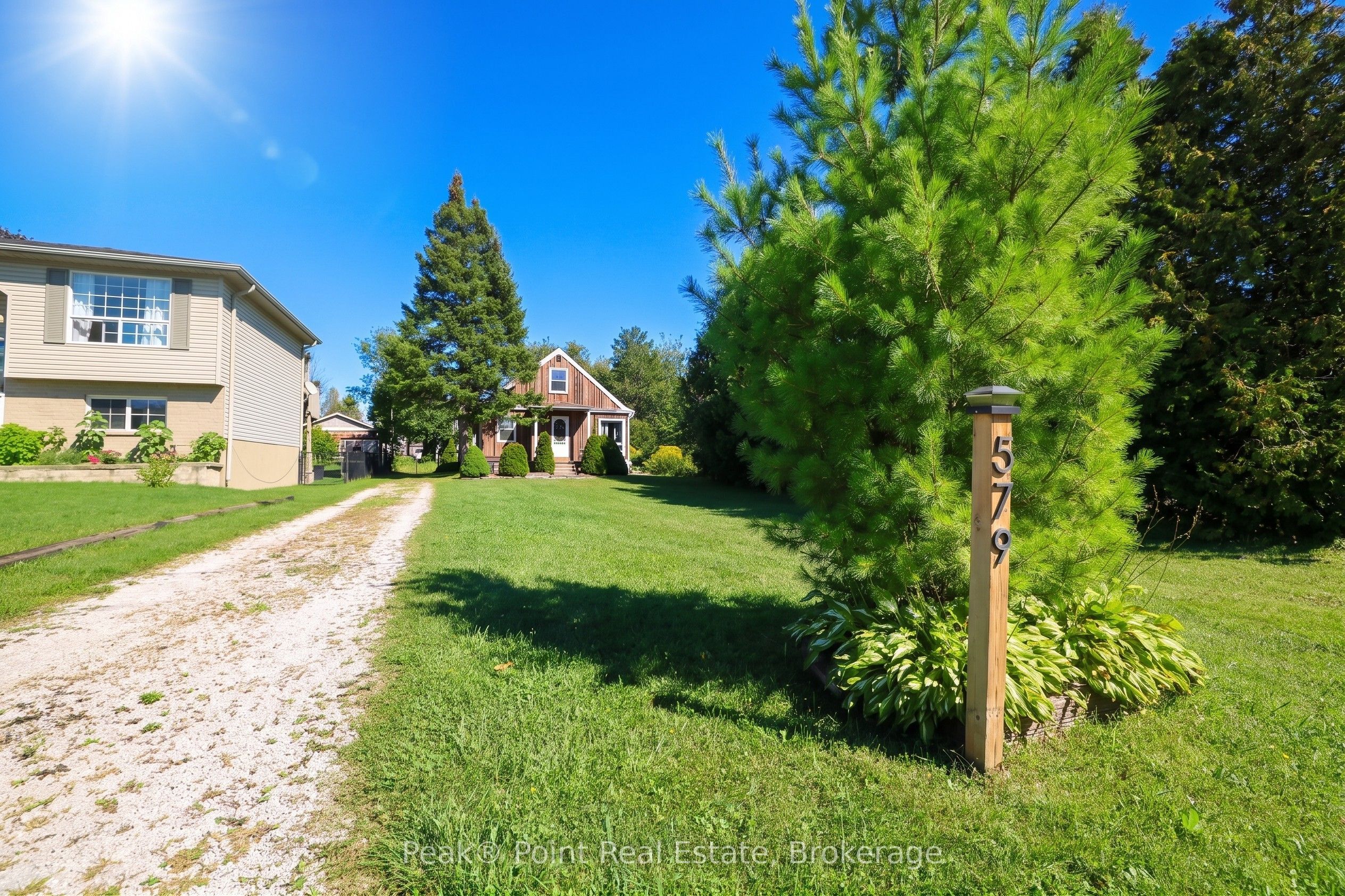 579 John Street Property Photo 9