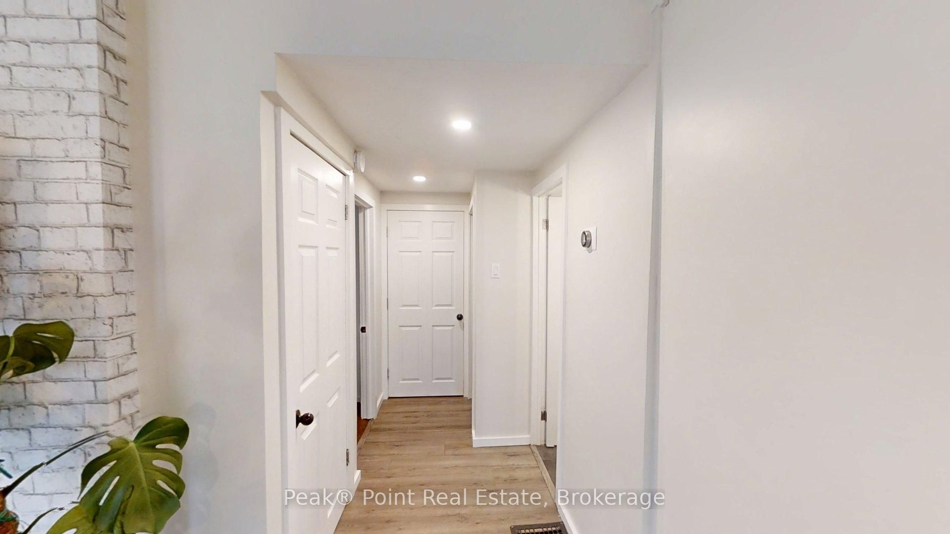 579 John Street Property Photo 17