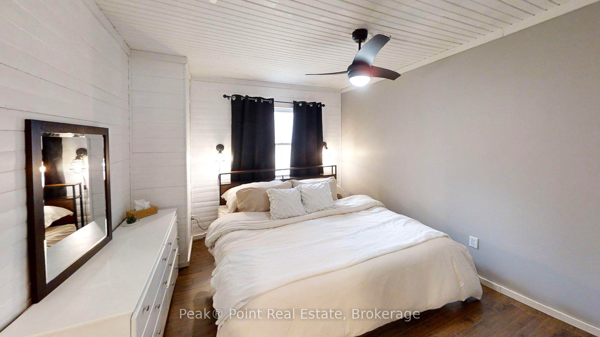 579 John Street Property Photo 18