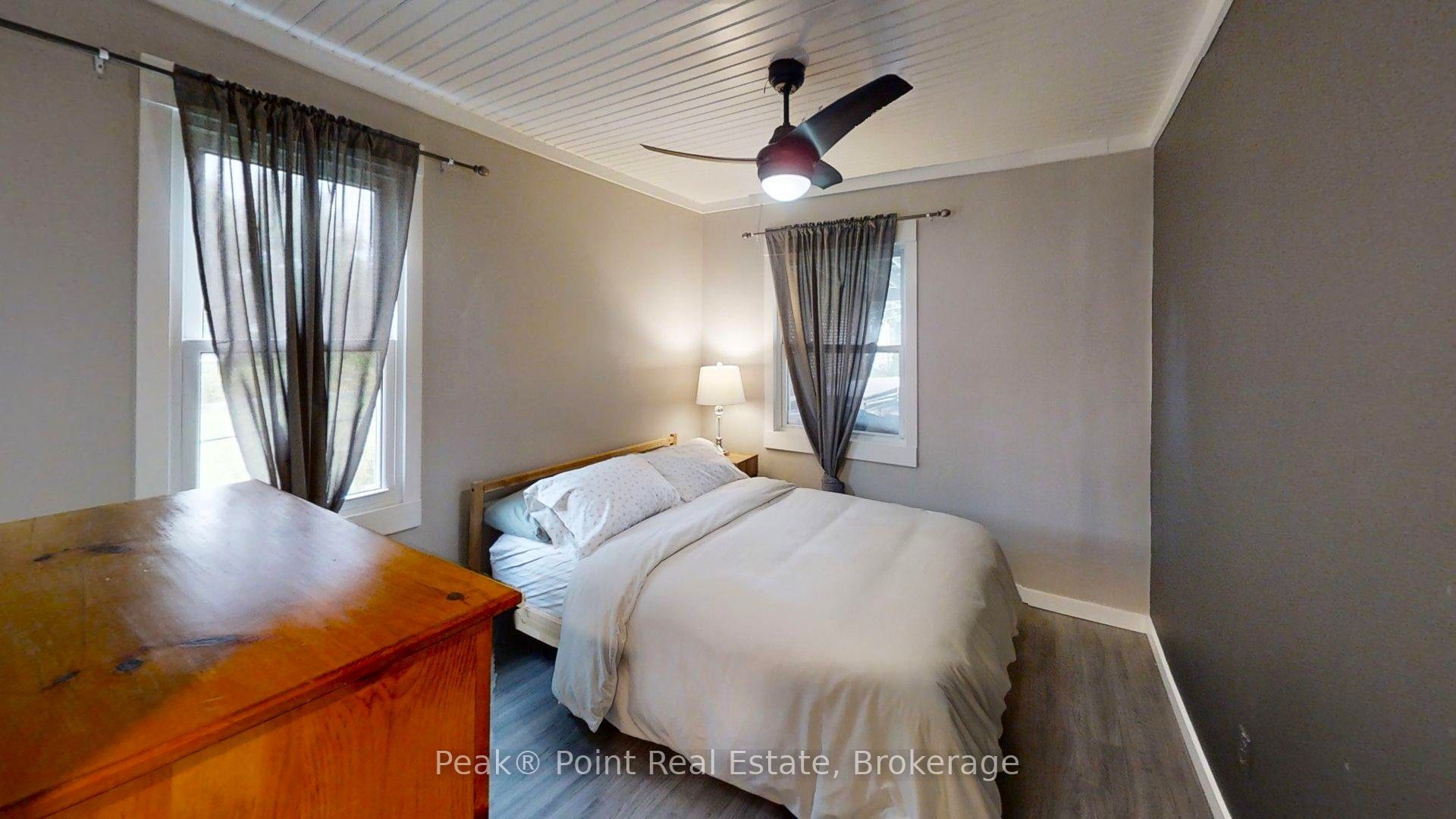 579 John Street Property Photo 20