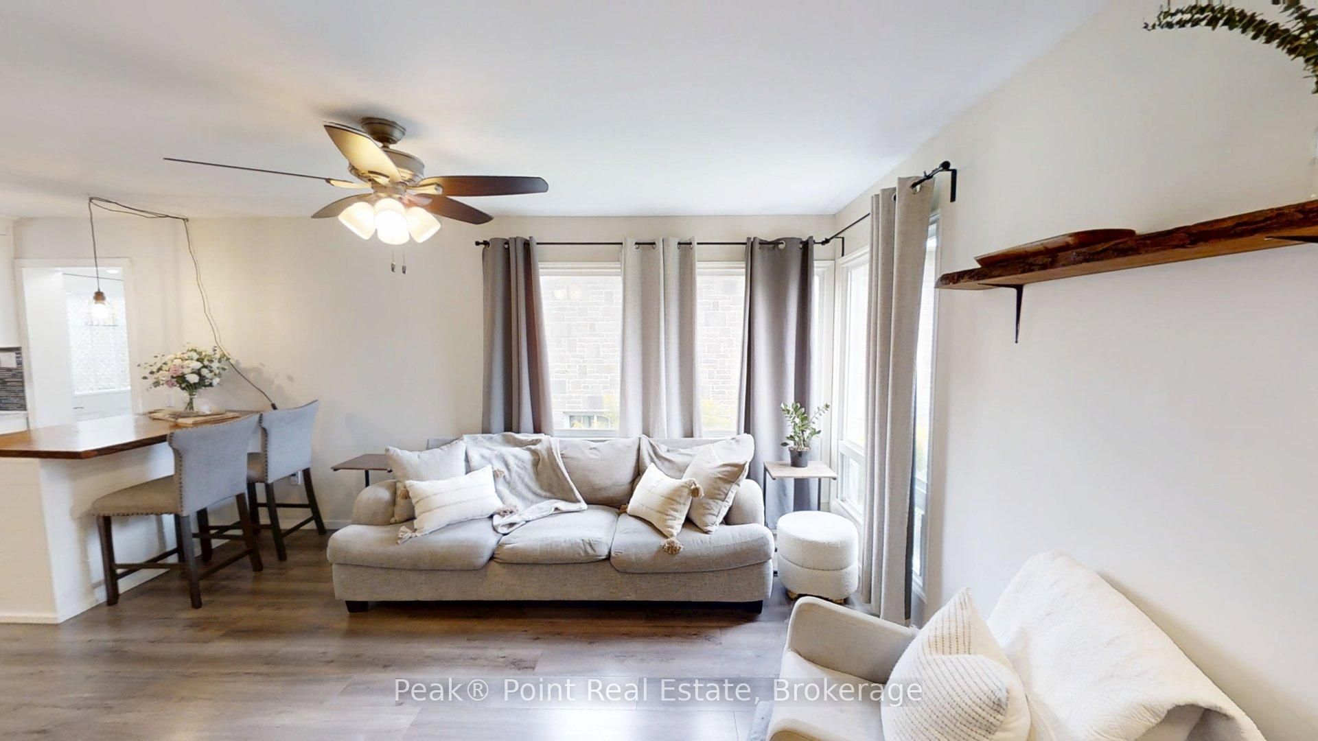 579 John Street Property Photo 22
