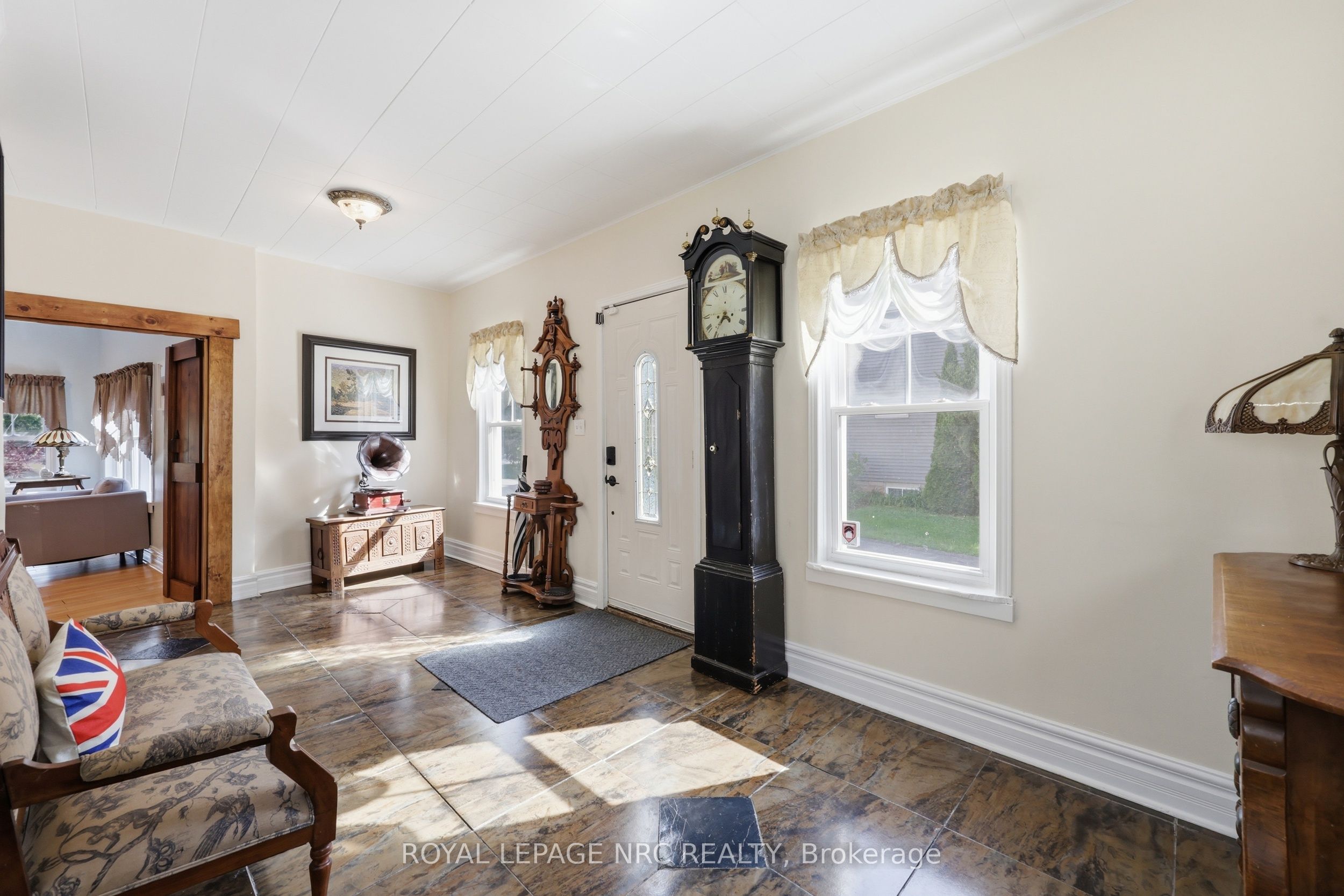776 Canboro Road Property Photo 7