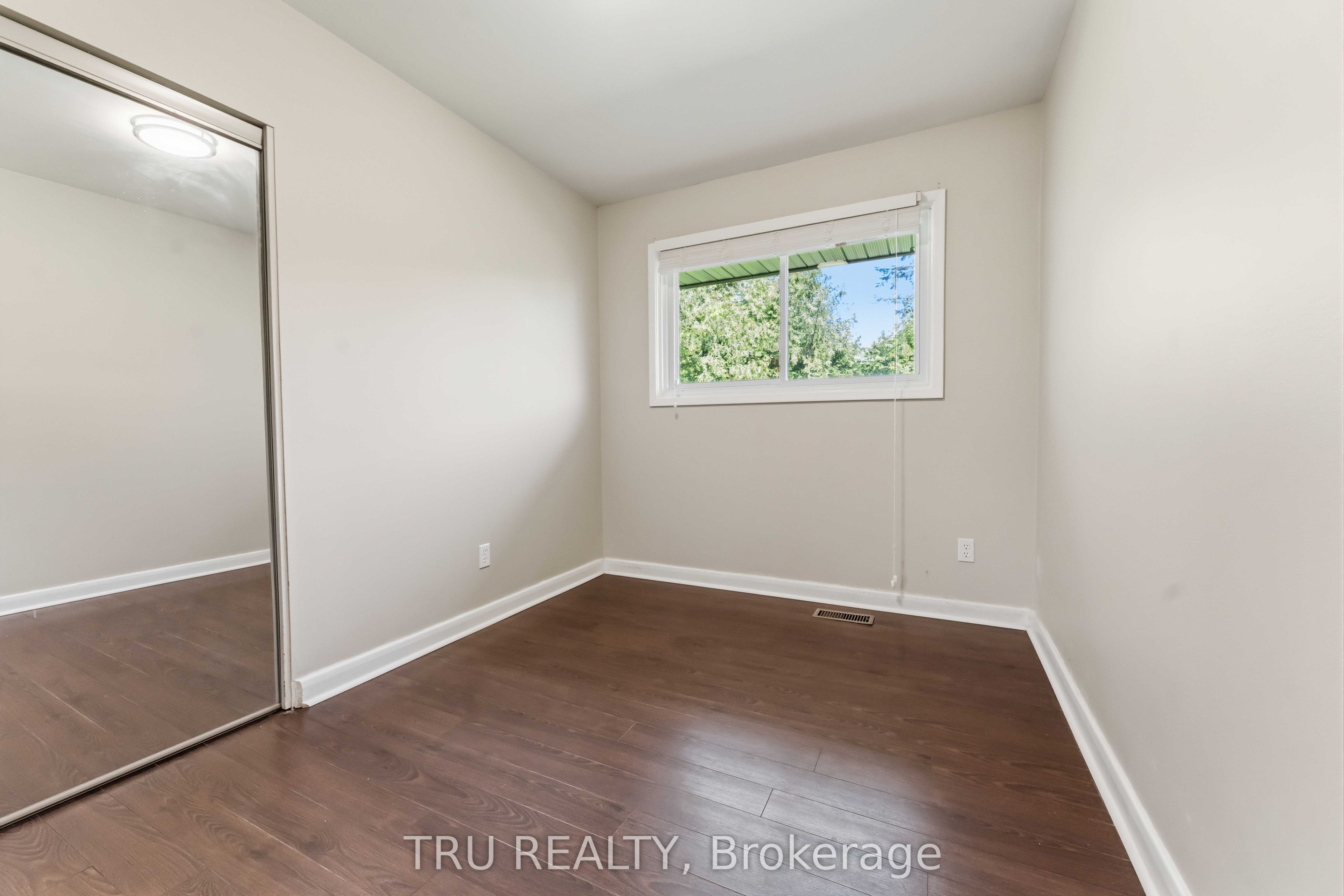 19 Ellery Crescent Property Photo 23