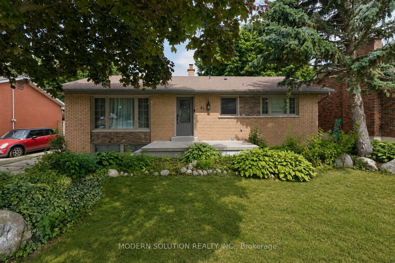 61 Godfrey Drive Property Photo 1