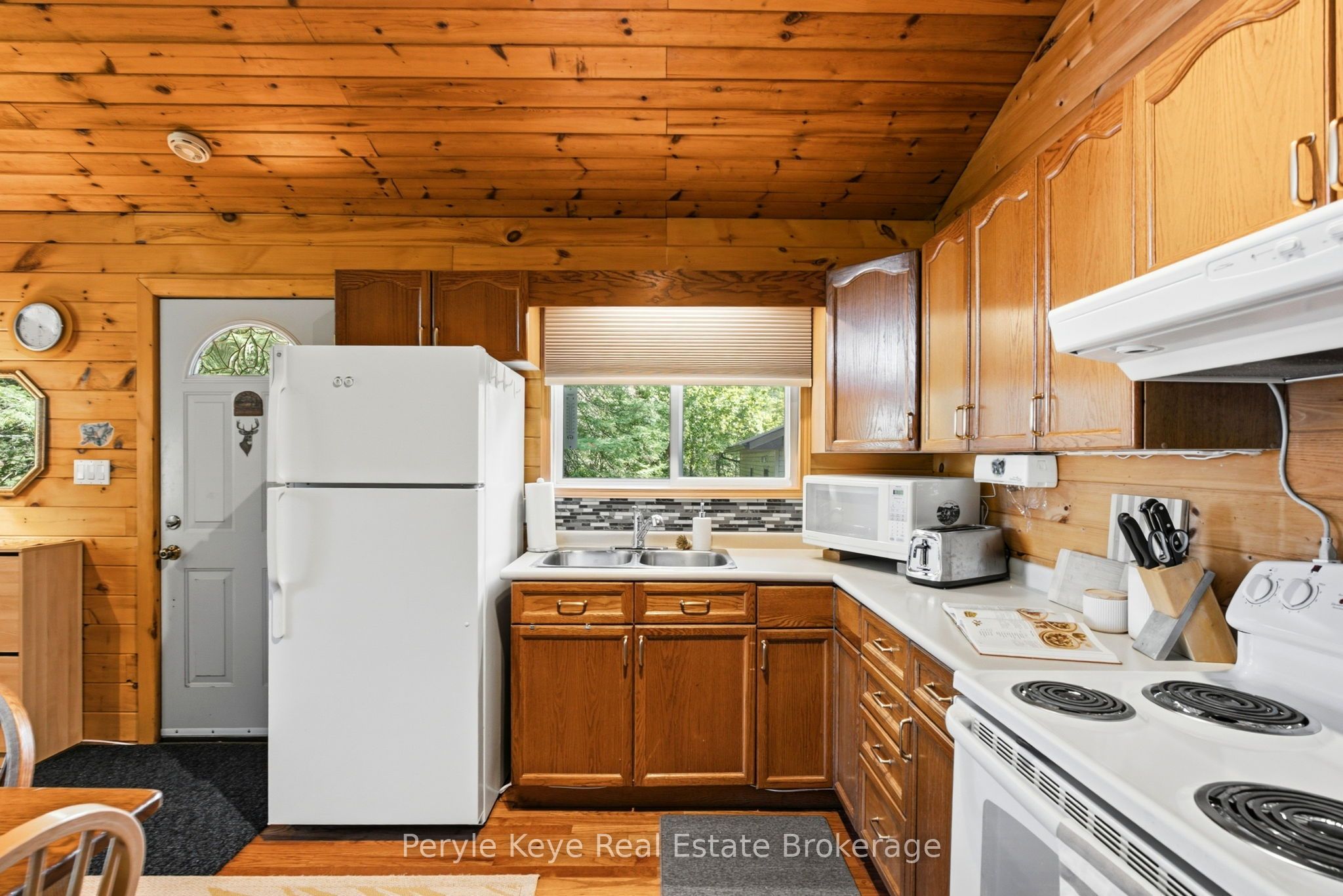 1160 Lakeshore Drive S Property Photo 5