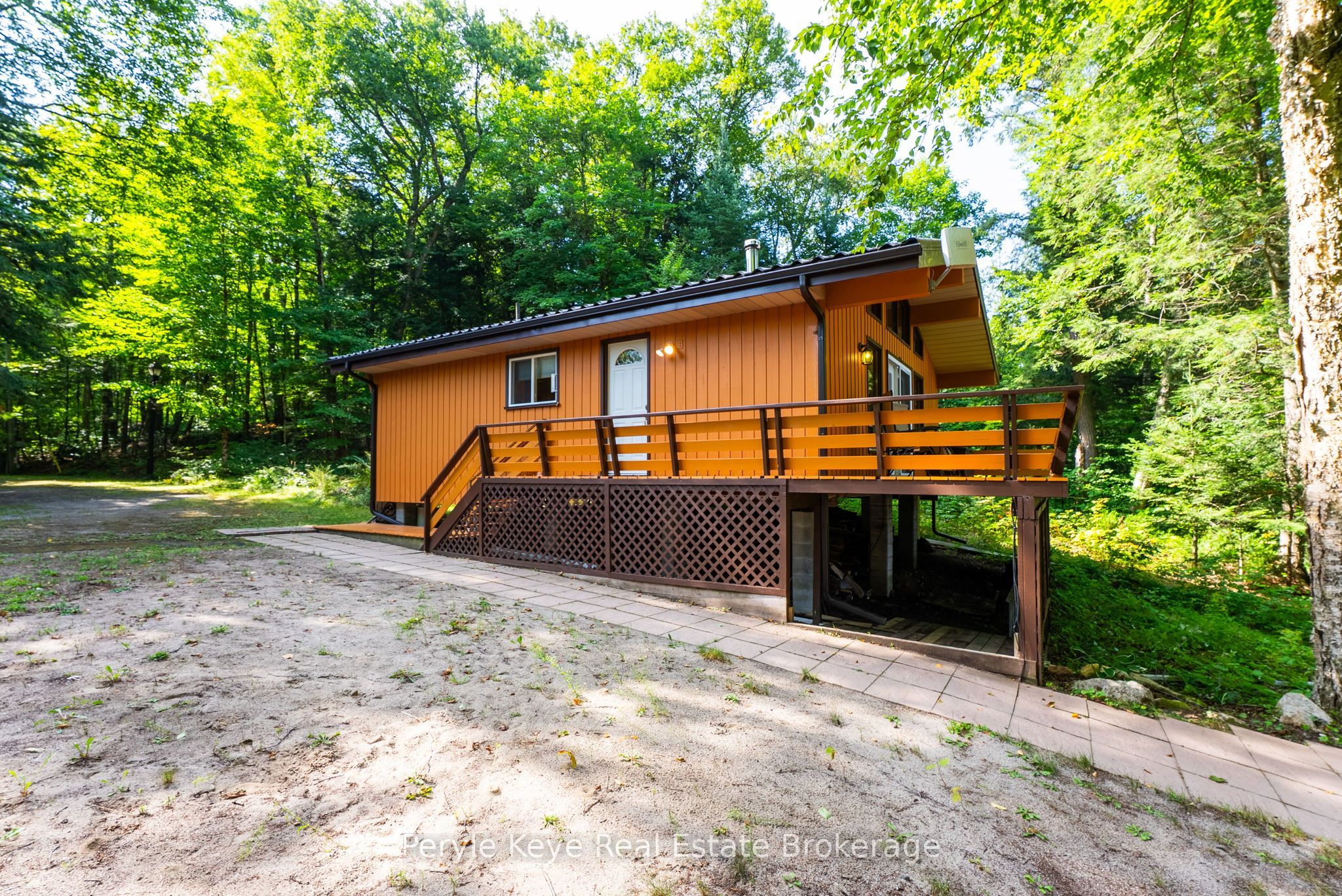 1160 Lakeshore Drive S Property Photo 8