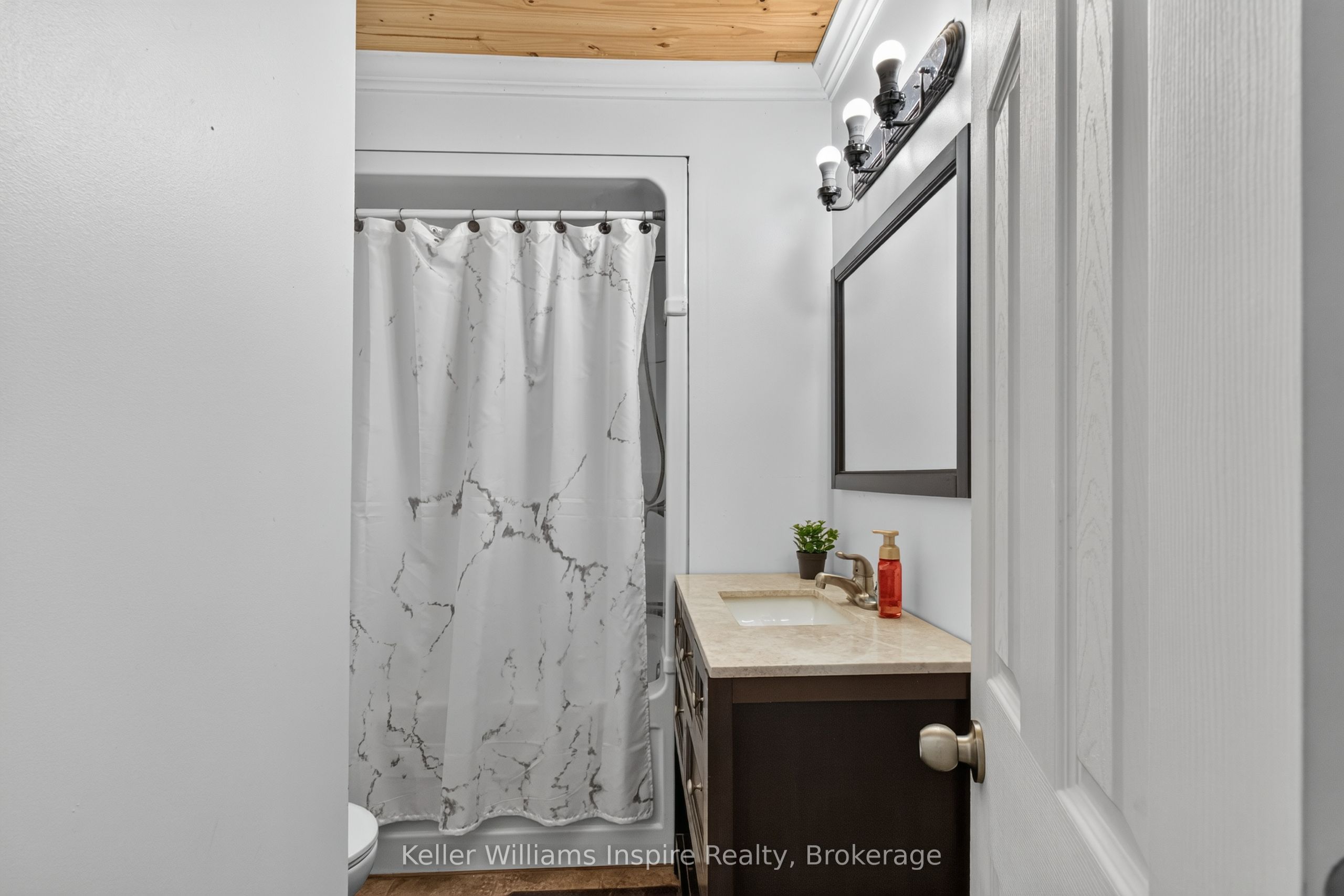 1080 Pillar Lane Property Photo 14