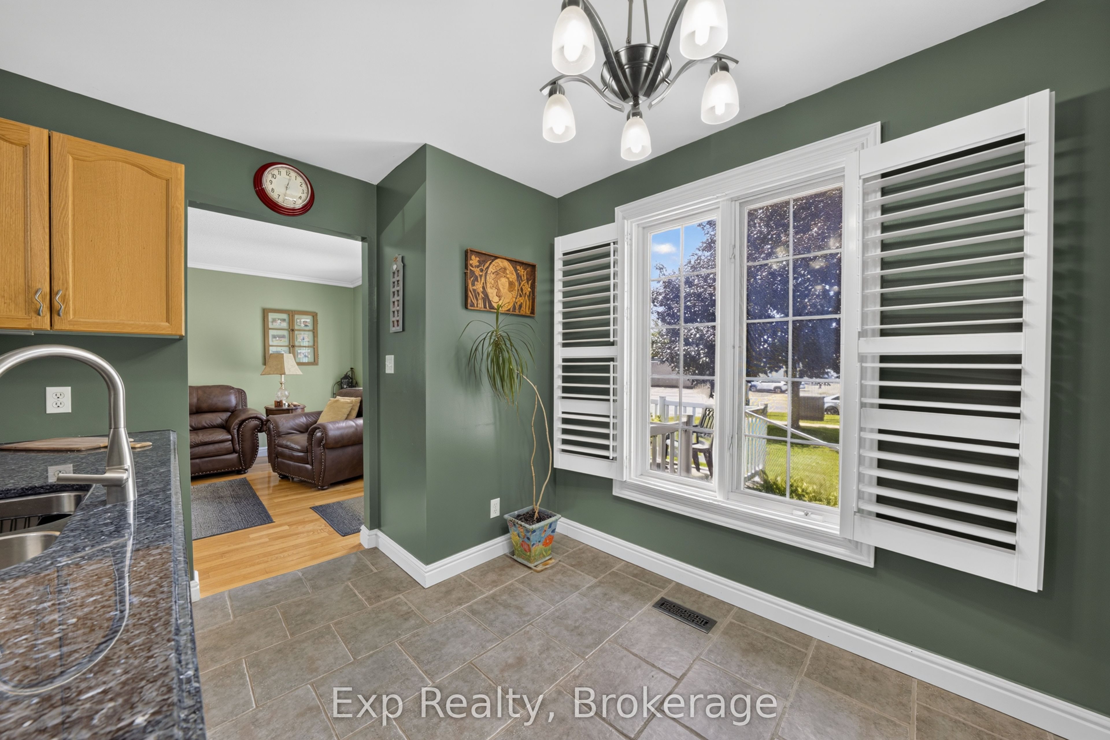 59 Avondale Road Property Photo 6