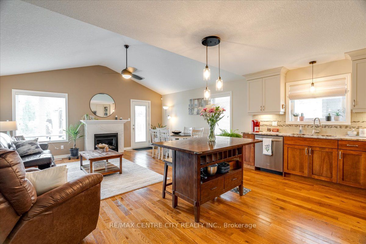 2 Cherry Blossom Lane Property Photo 13